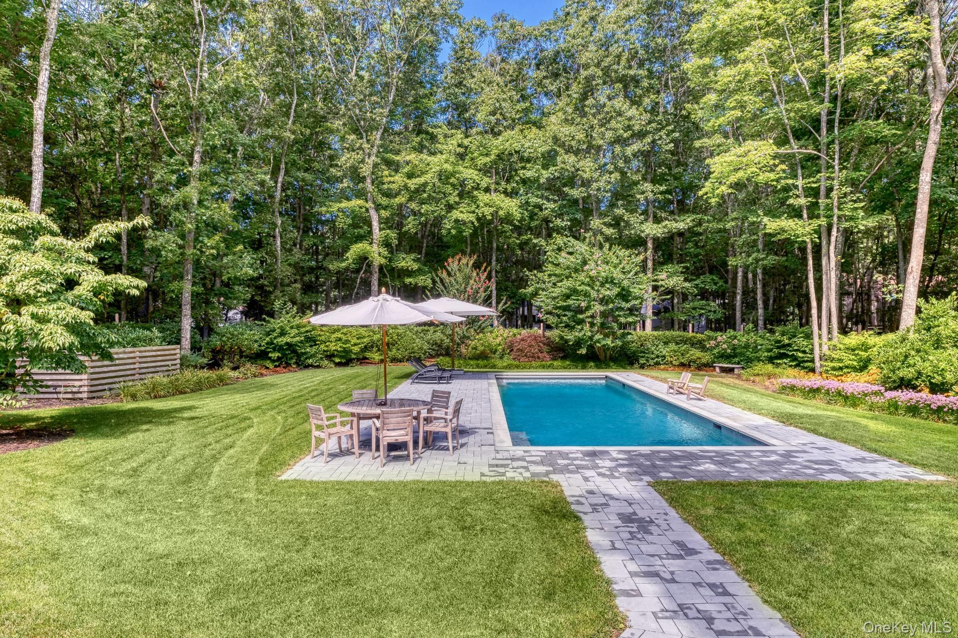 17 Crescent Way, Shelter Island, NY 11964