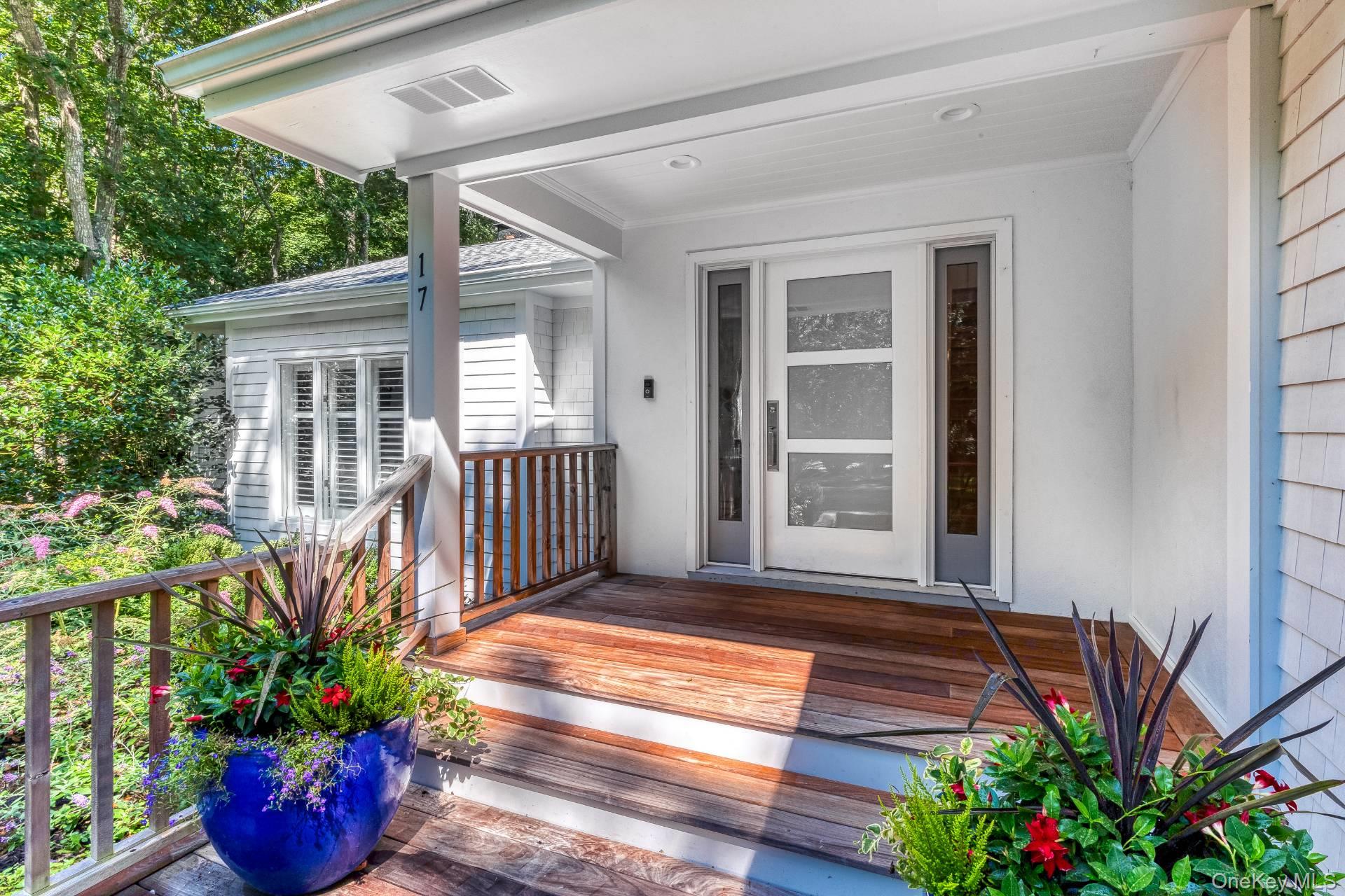 17 Crescent Way, Shelter Island, NY 11964