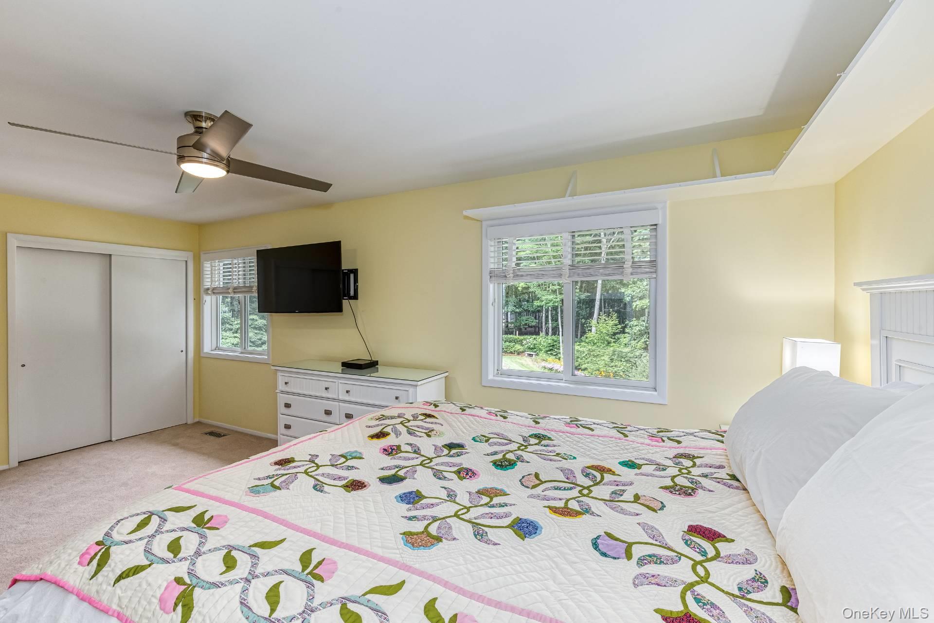 17 Crescent Way, Shelter Island, NY 11964