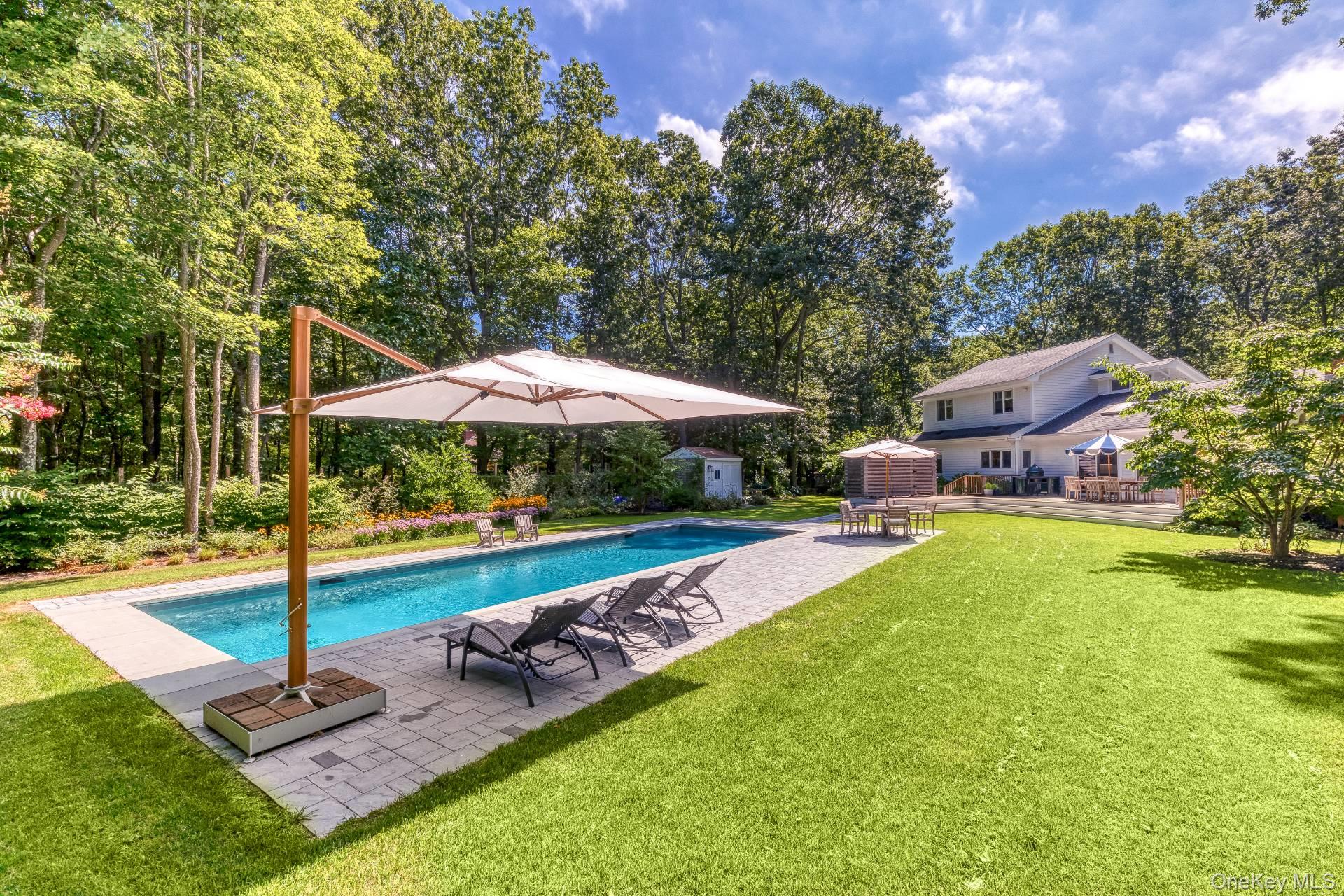 17 Crescent Way, Shelter Island, NY 11964