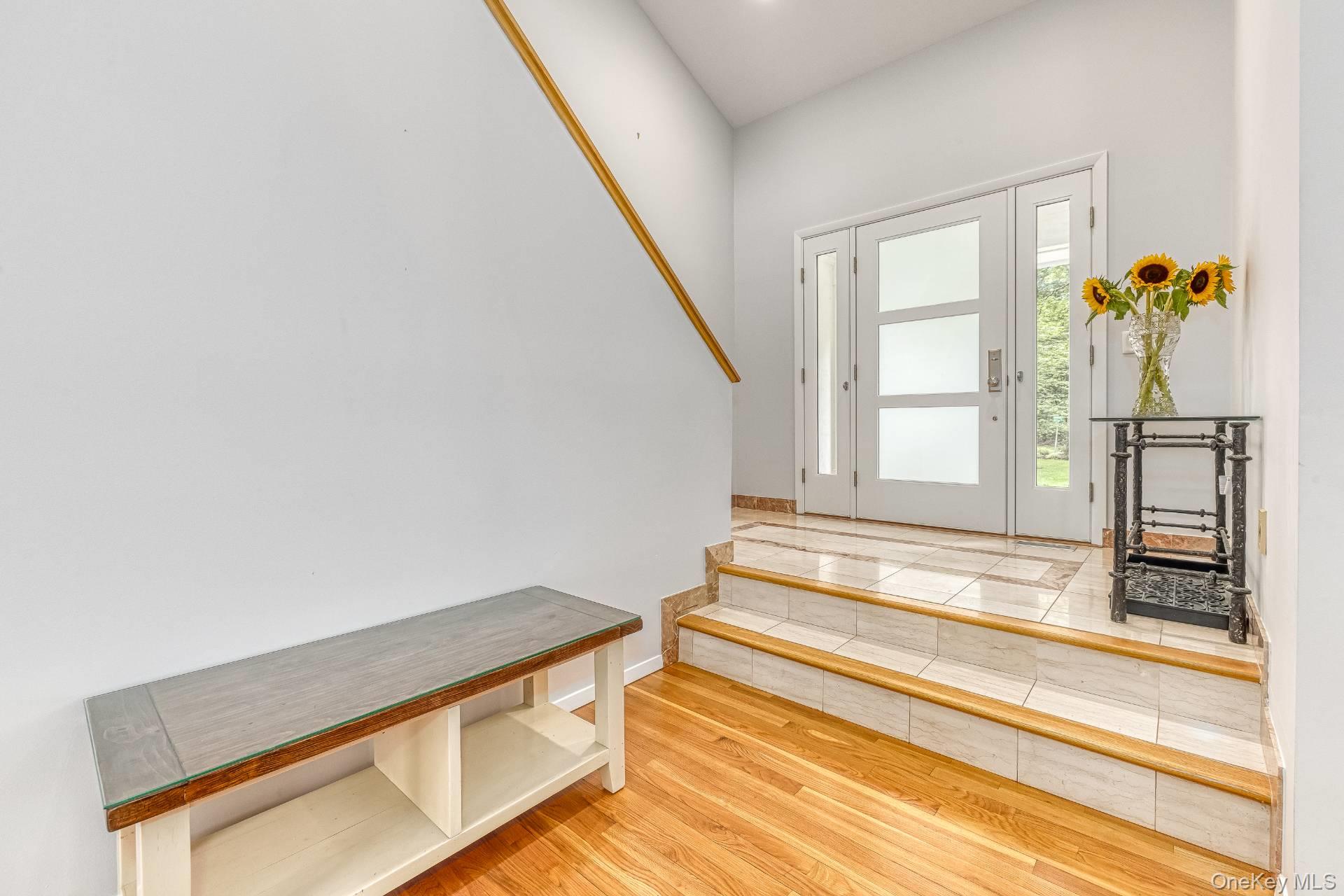 17 Crescent Way, Shelter Island, NY 11964