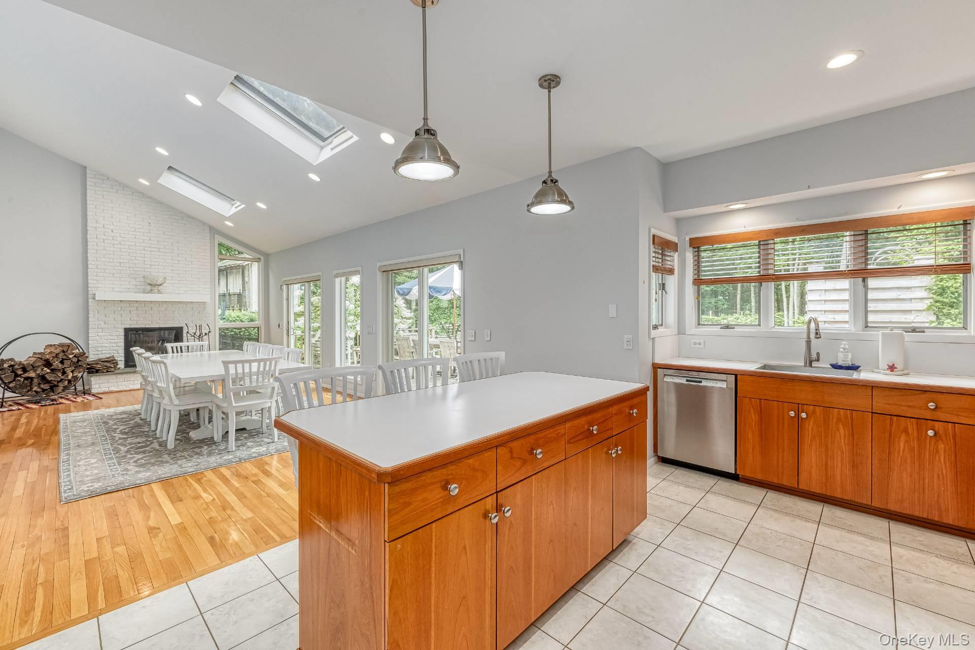 17 Crescent Way, Shelter Island, NY 11964