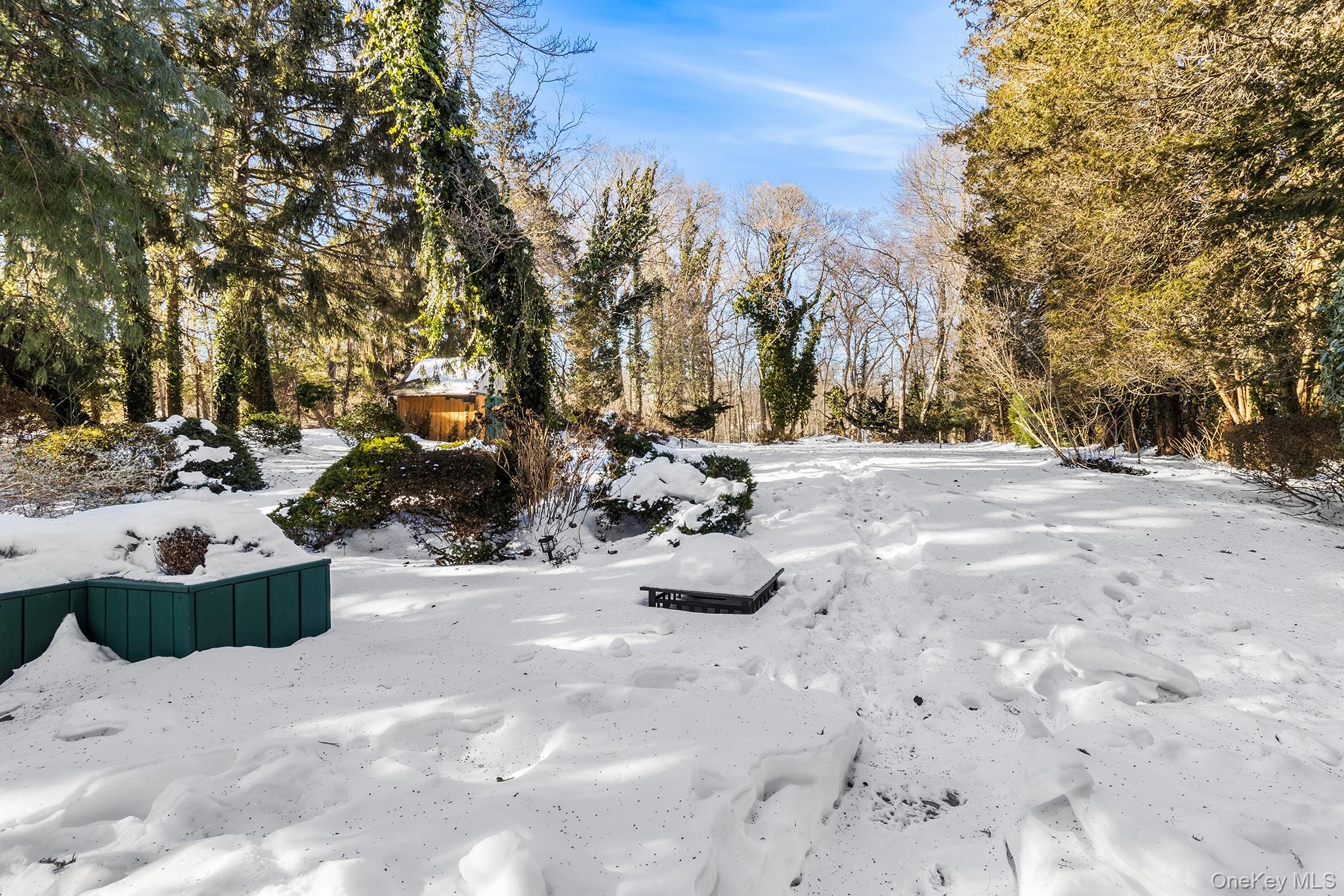 43 Lewis Court, Huntington Station, NY 11746