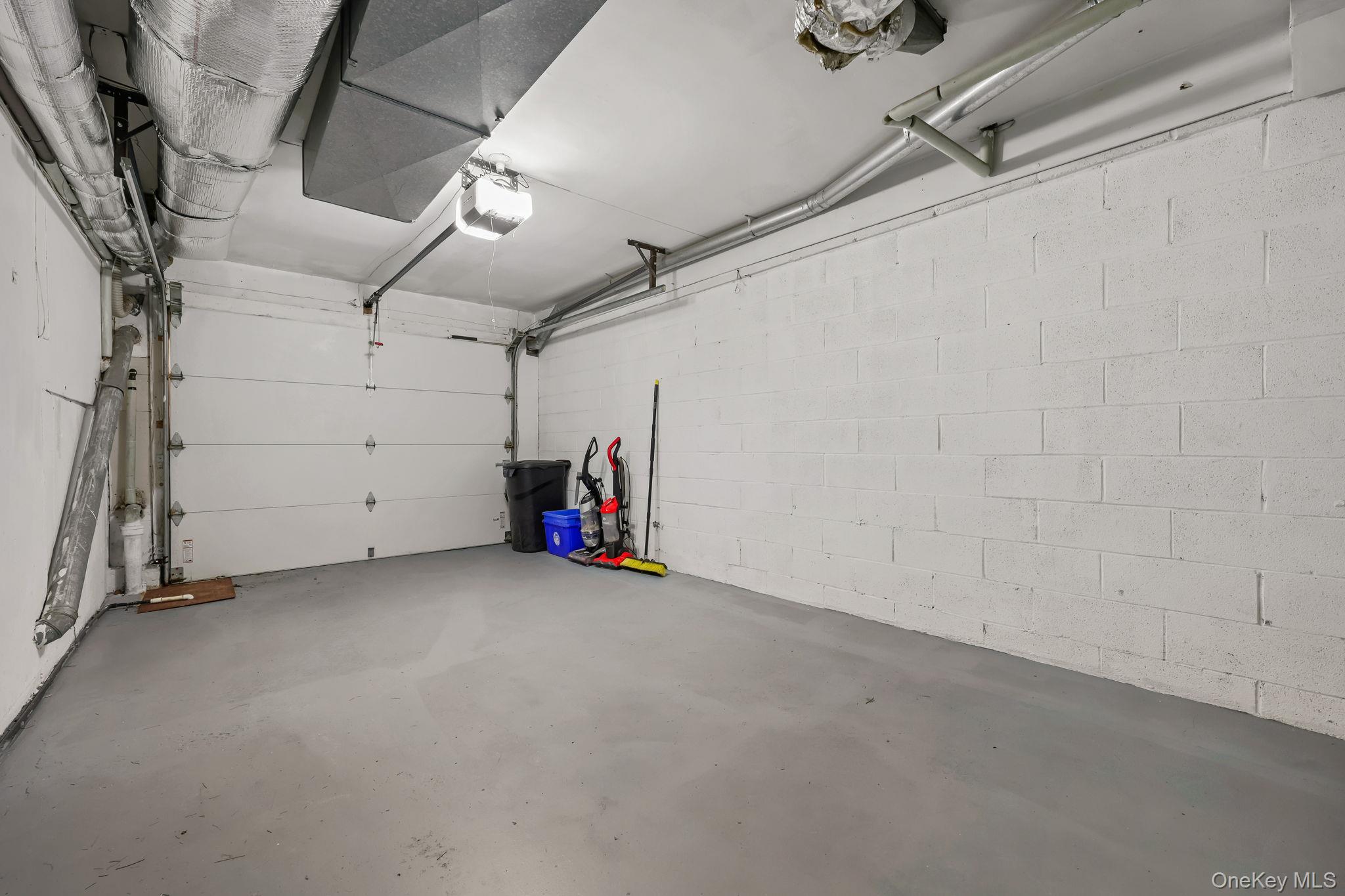 11 Pondview Close, Chappaqua, NY 10514