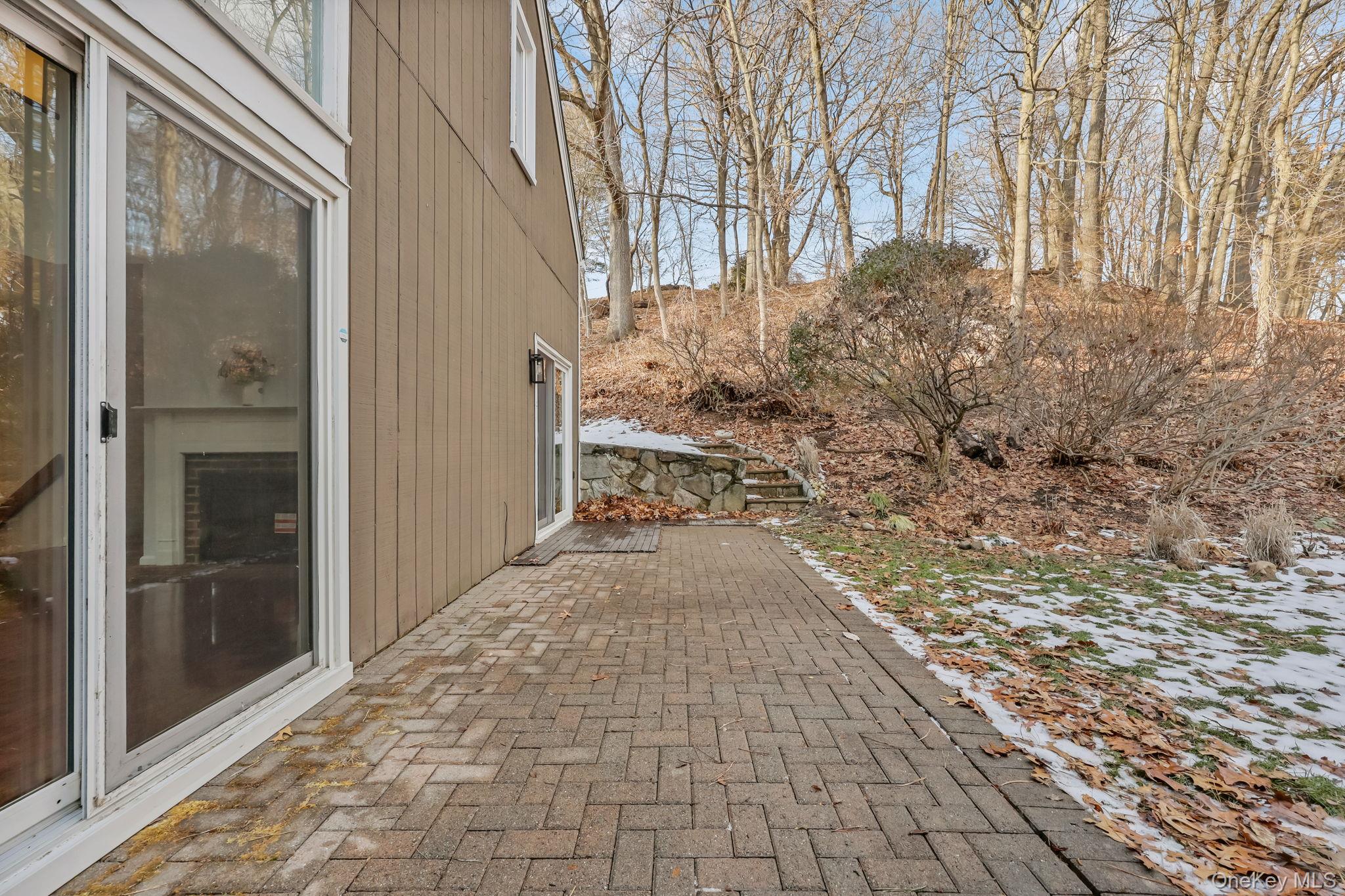 11 Pondview Close, Chappaqua, NY 10514
