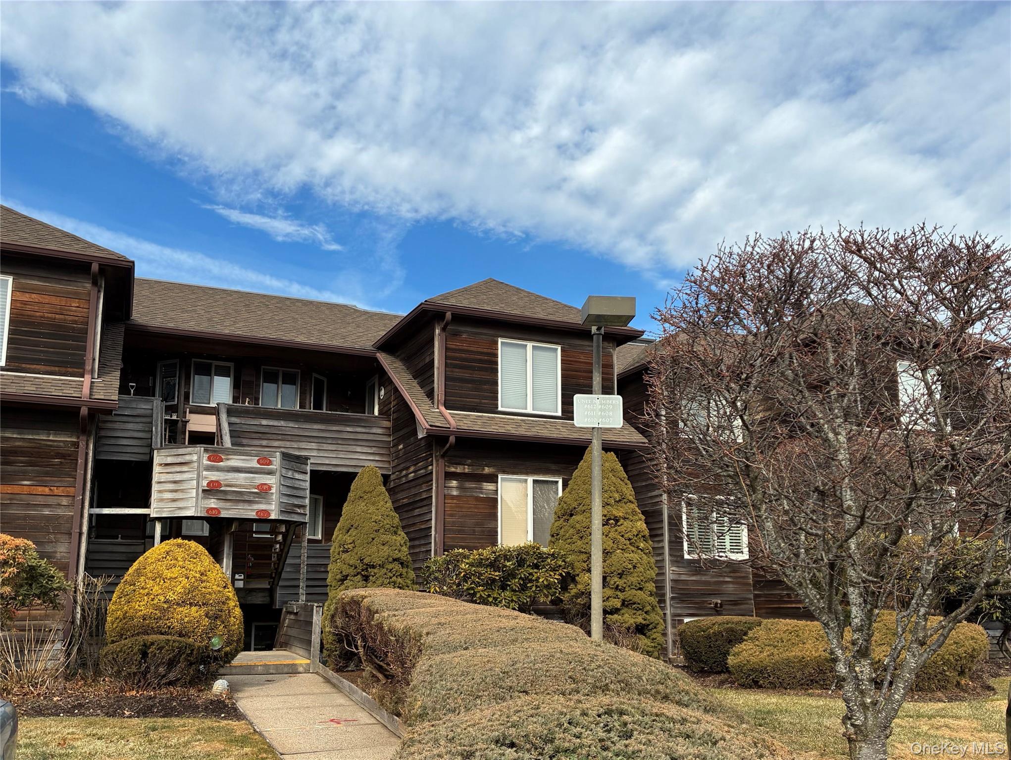 609 Fox Hill Drive, Baiting Hollow, NY 11933