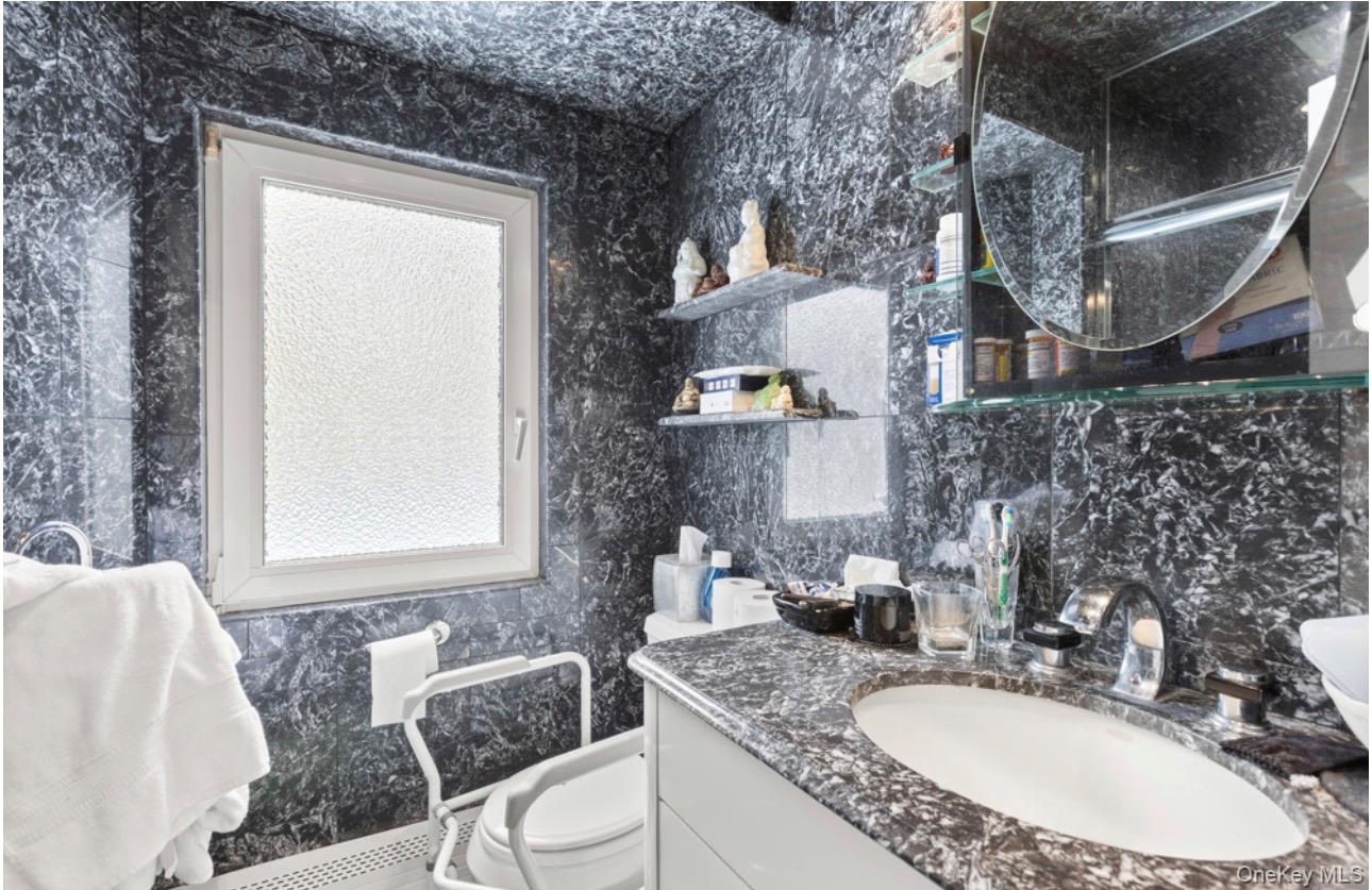 890 Thompson Drive, Bay Shore, NY 11706