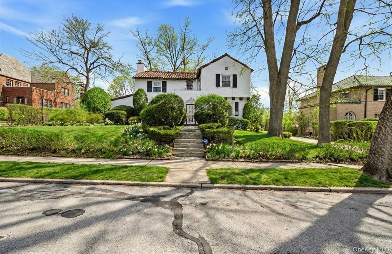 93 Stuyvesant Plaza, Mount Vernon, NY 10552