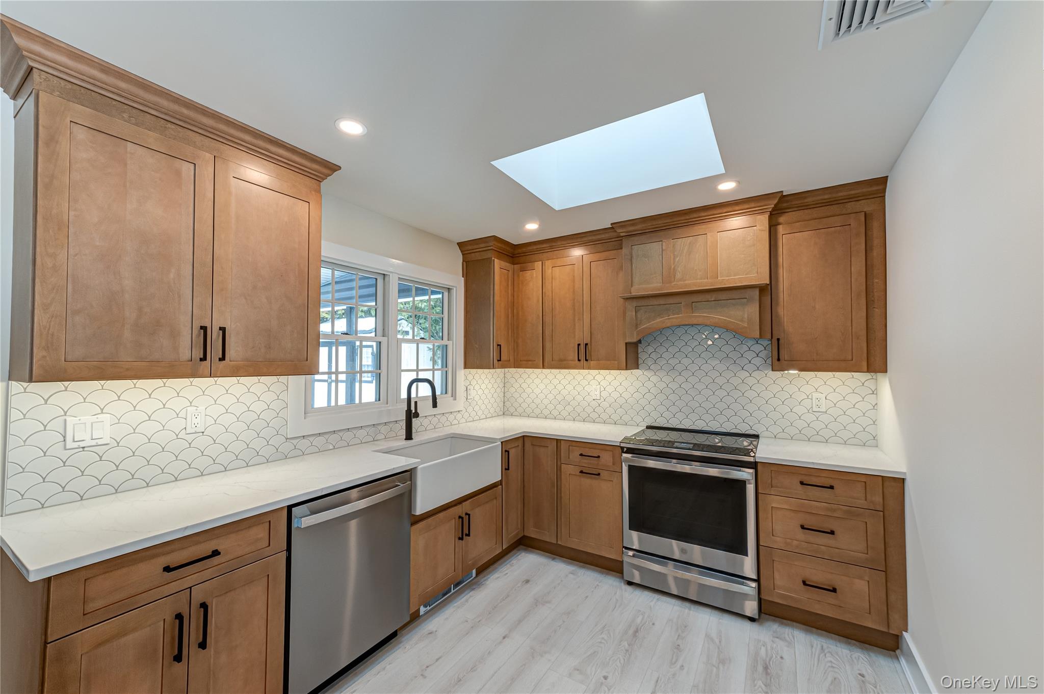 5 Breslau Street, Bay Shore, NY 11706