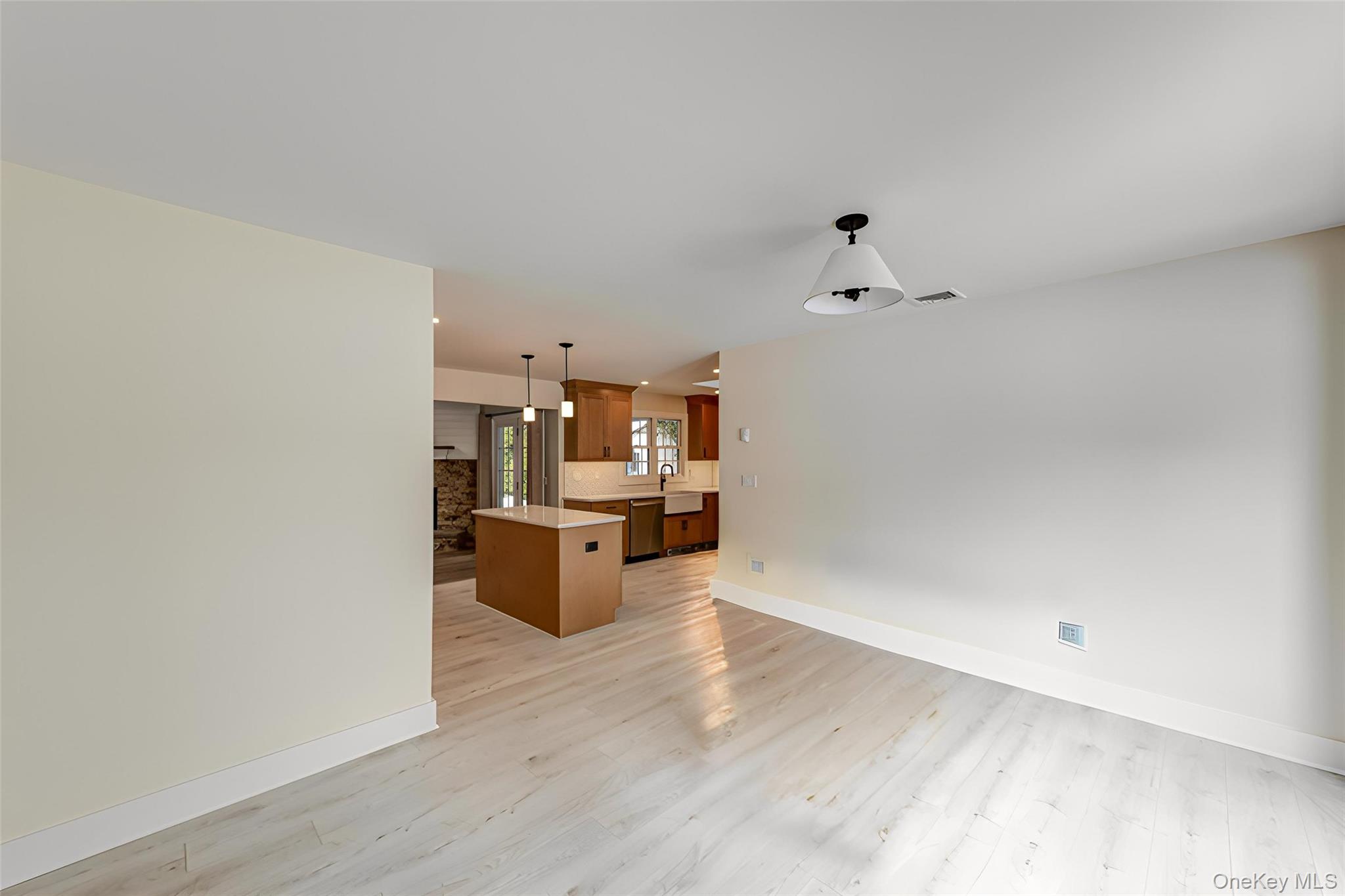 5 Breslau Street, Bay Shore, NY 11706