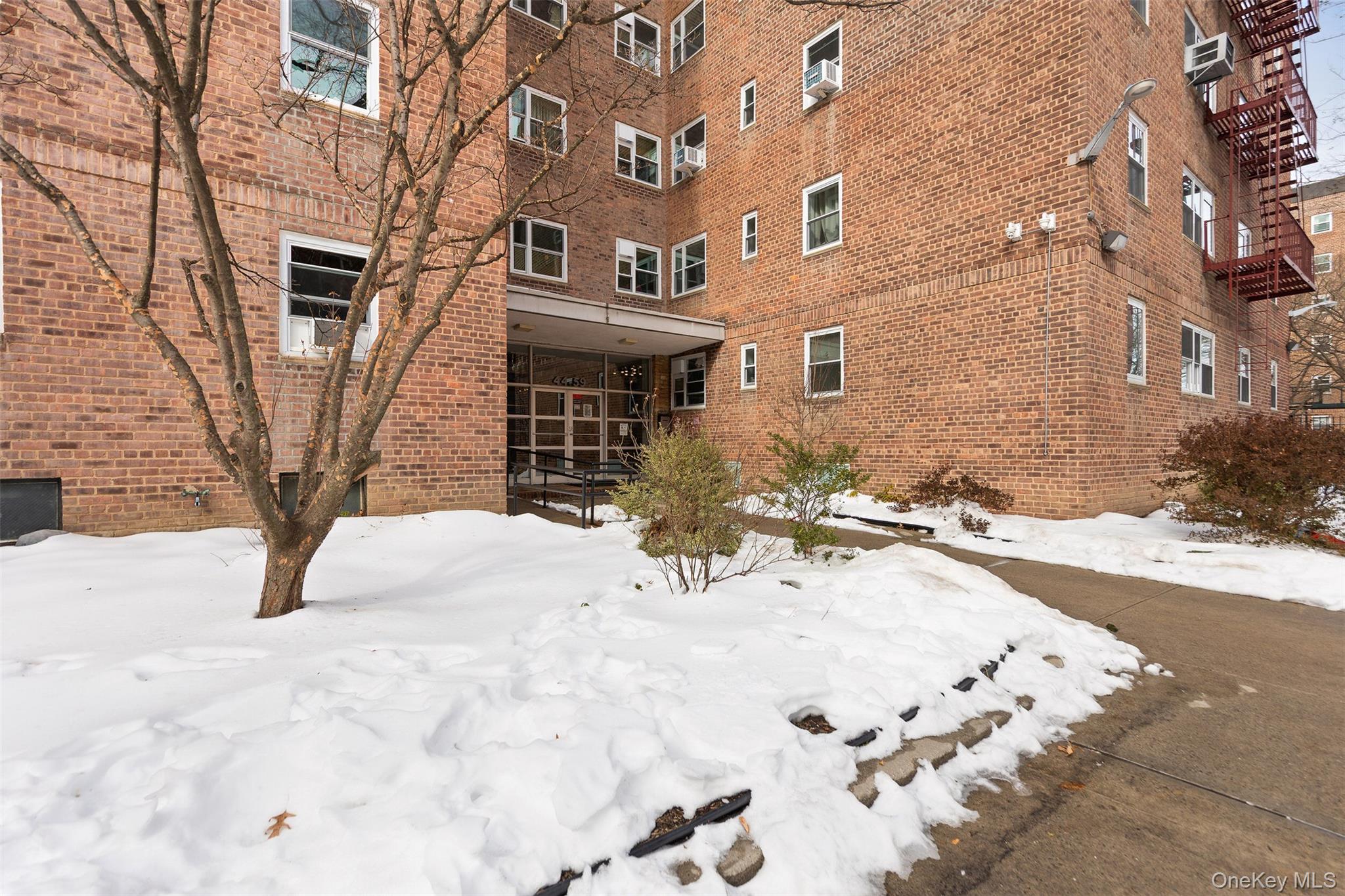 44-59 Kissena Boulevard # 4J, Flushing, NY 11355