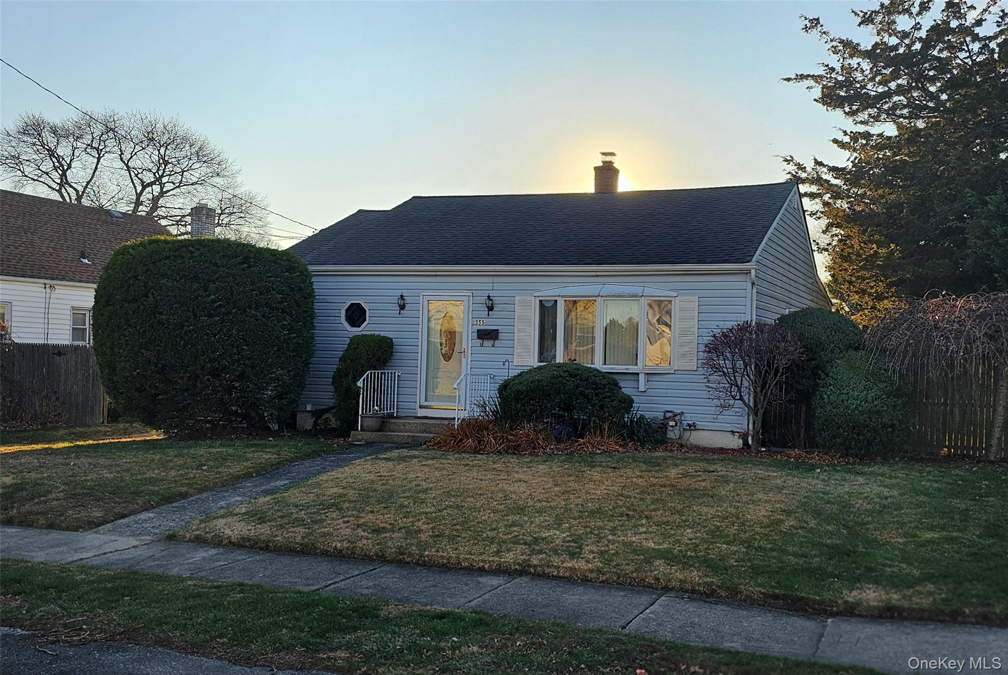 355 Pinelawn Avenue, Copiague, NY 11726