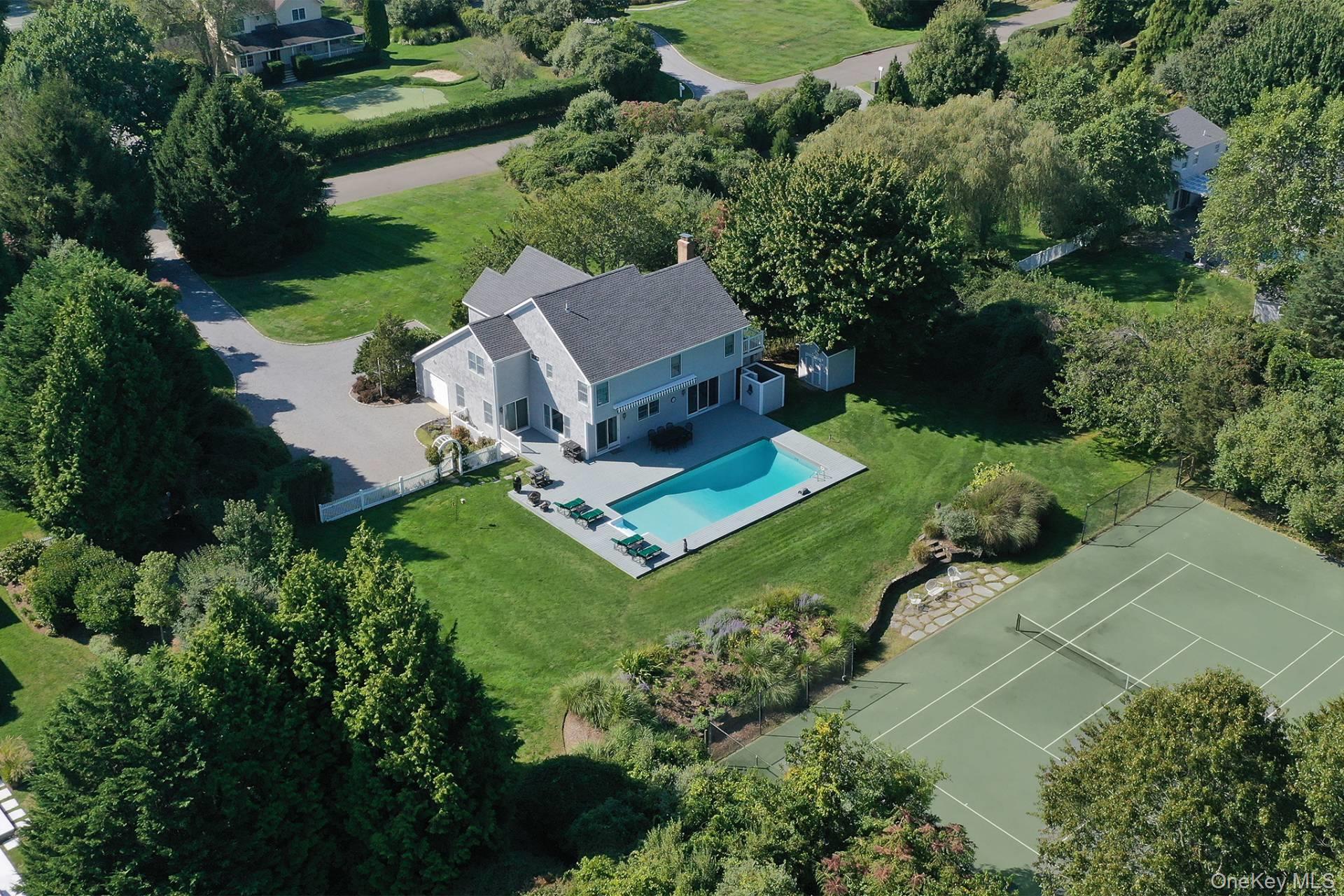 8 Wood Edge Court, Water Mill, NY 11976