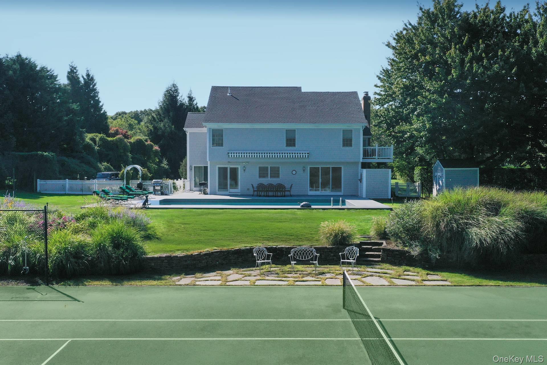 8 Wood Edge Court, Water Mill, NY 11976