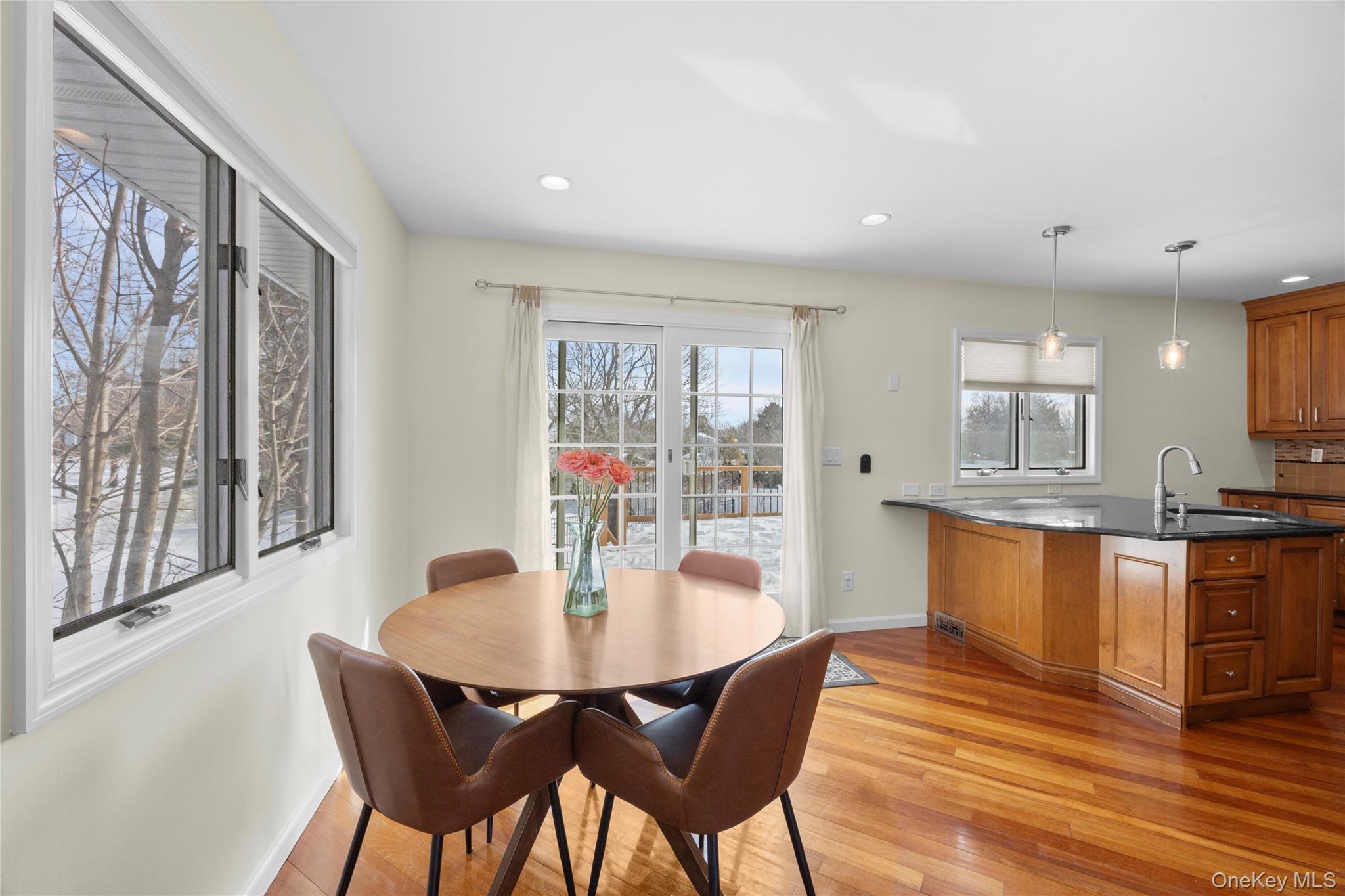 5 Metcale Lane, East Northport, NY 11731