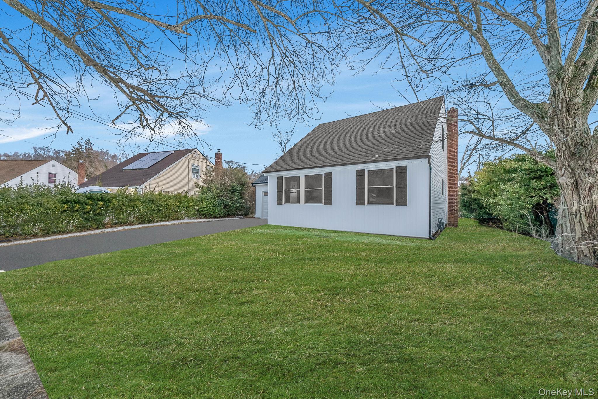 41 Nancy Place, Massapequa, NY 11758