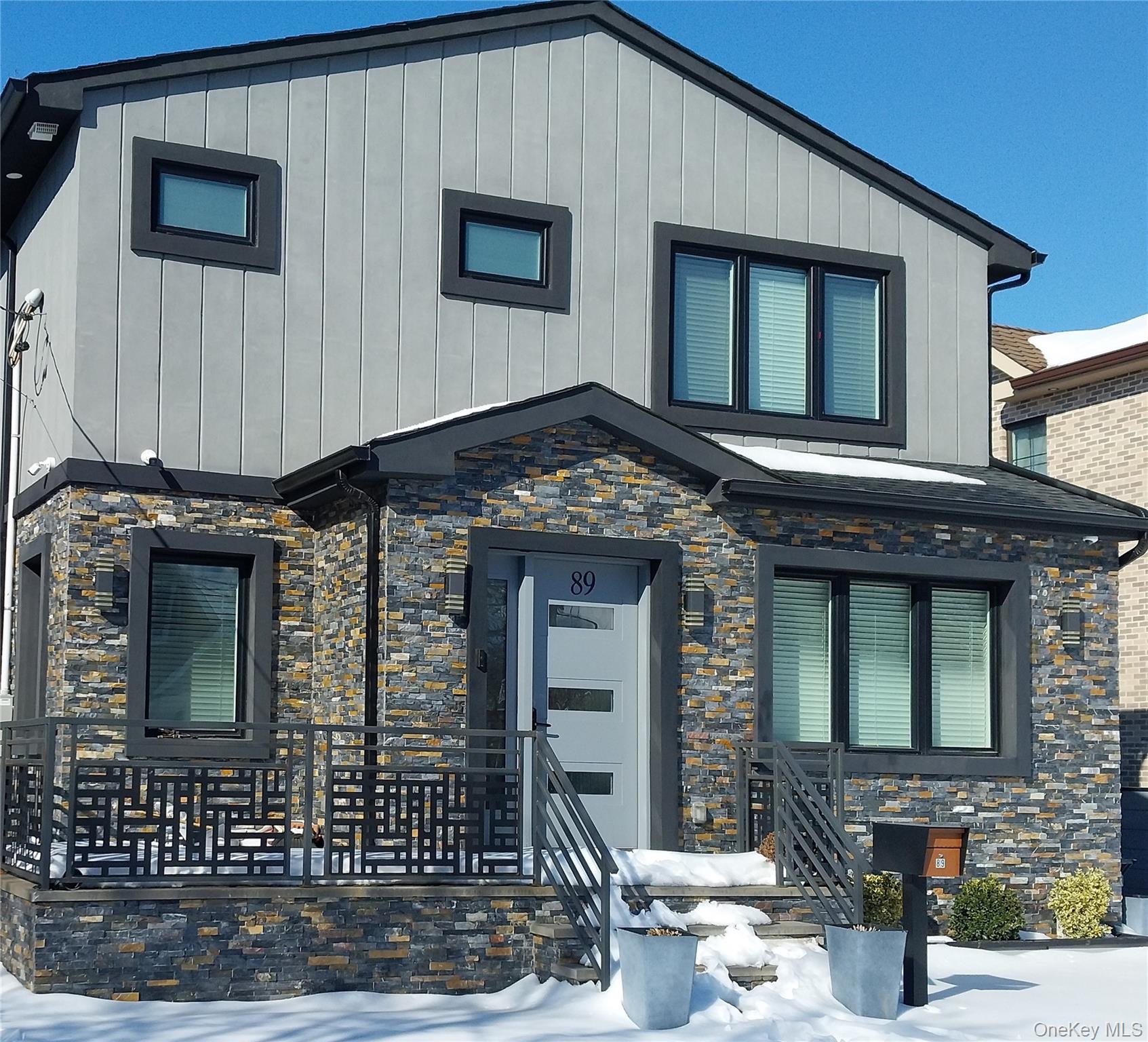 89 Kenneth Place, New Hyde Park, NY 11040