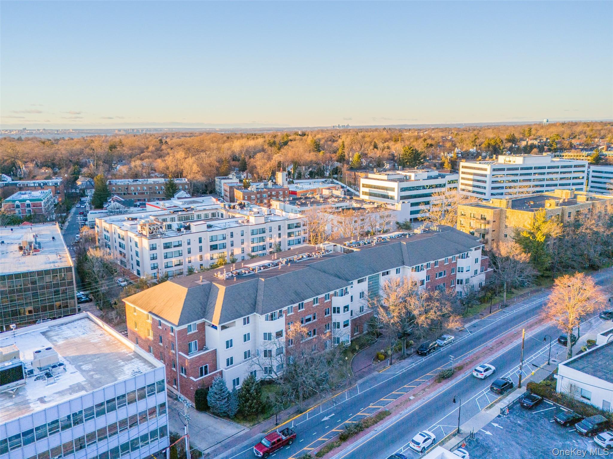 171 Great Neck Road # 1F, Great Neck, NY 11021