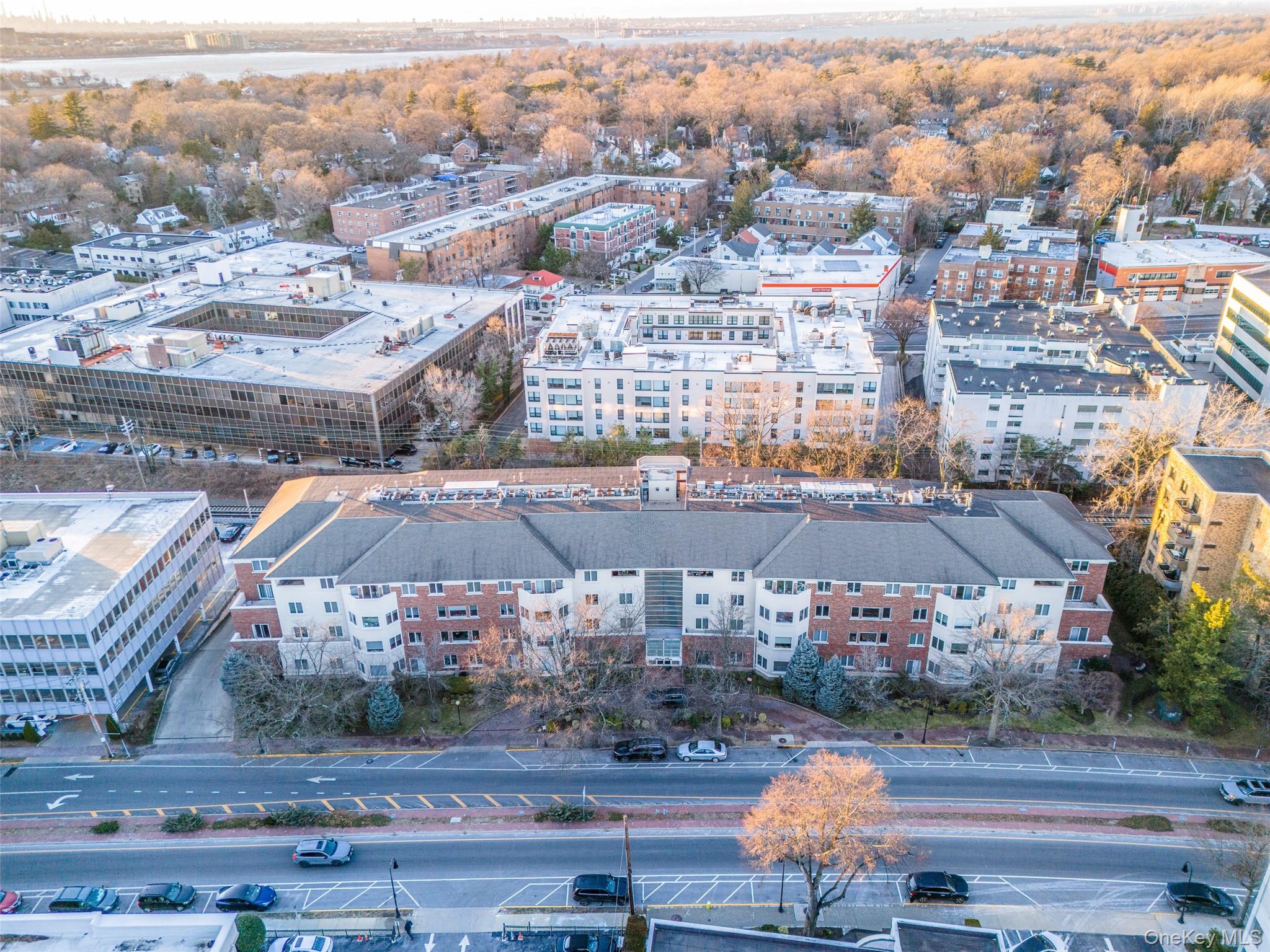 171 Great Neck Road # 1F, Great Neck, NY 11021