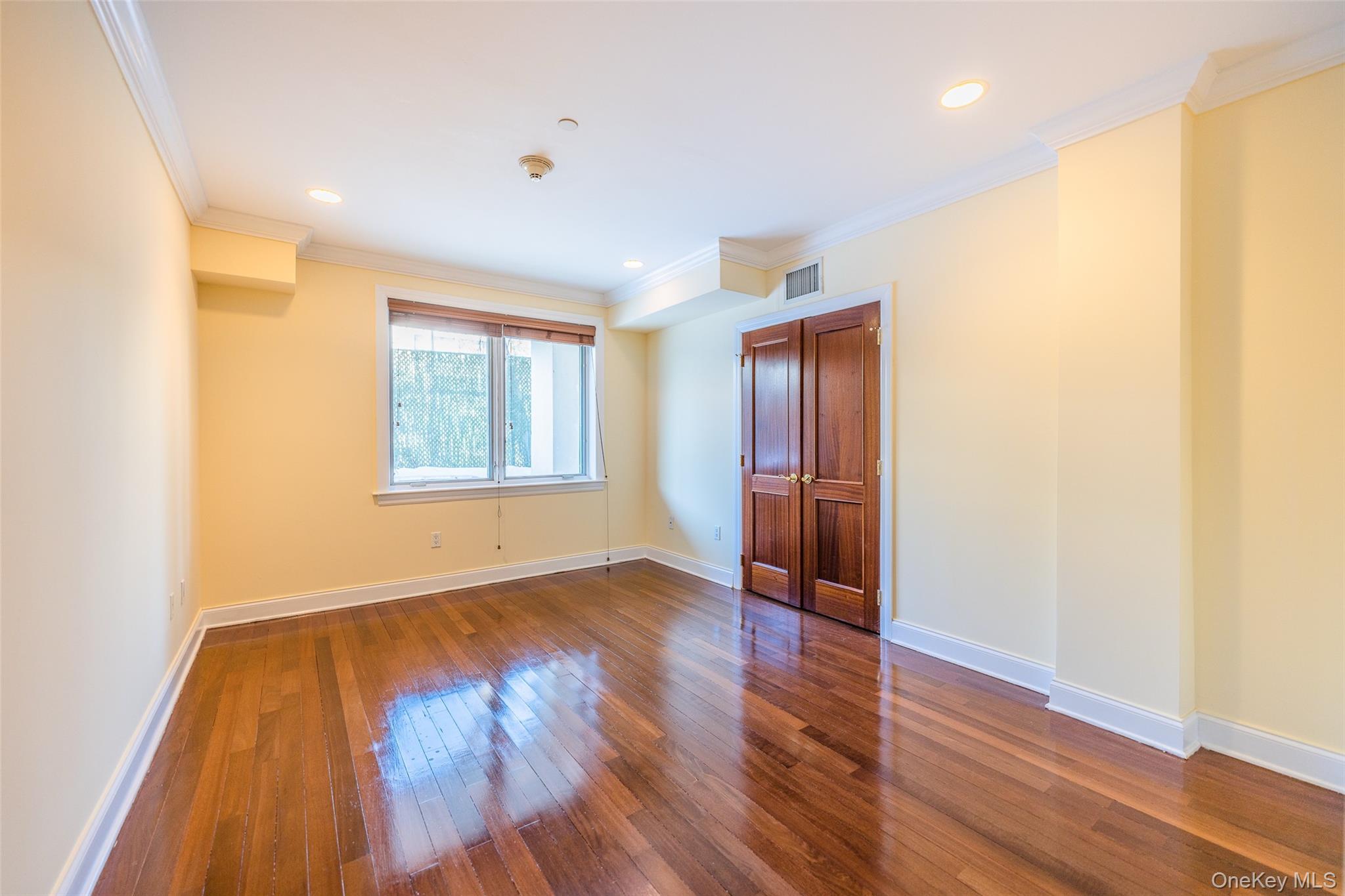 171 Great Neck Road # 1F, Great Neck, NY 11021