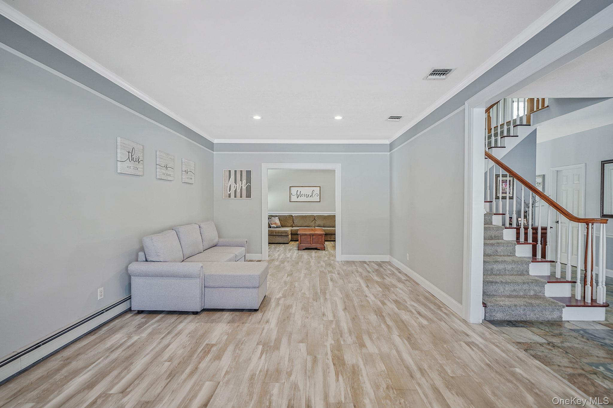 24 Embassy Road, Selden, NY 11784