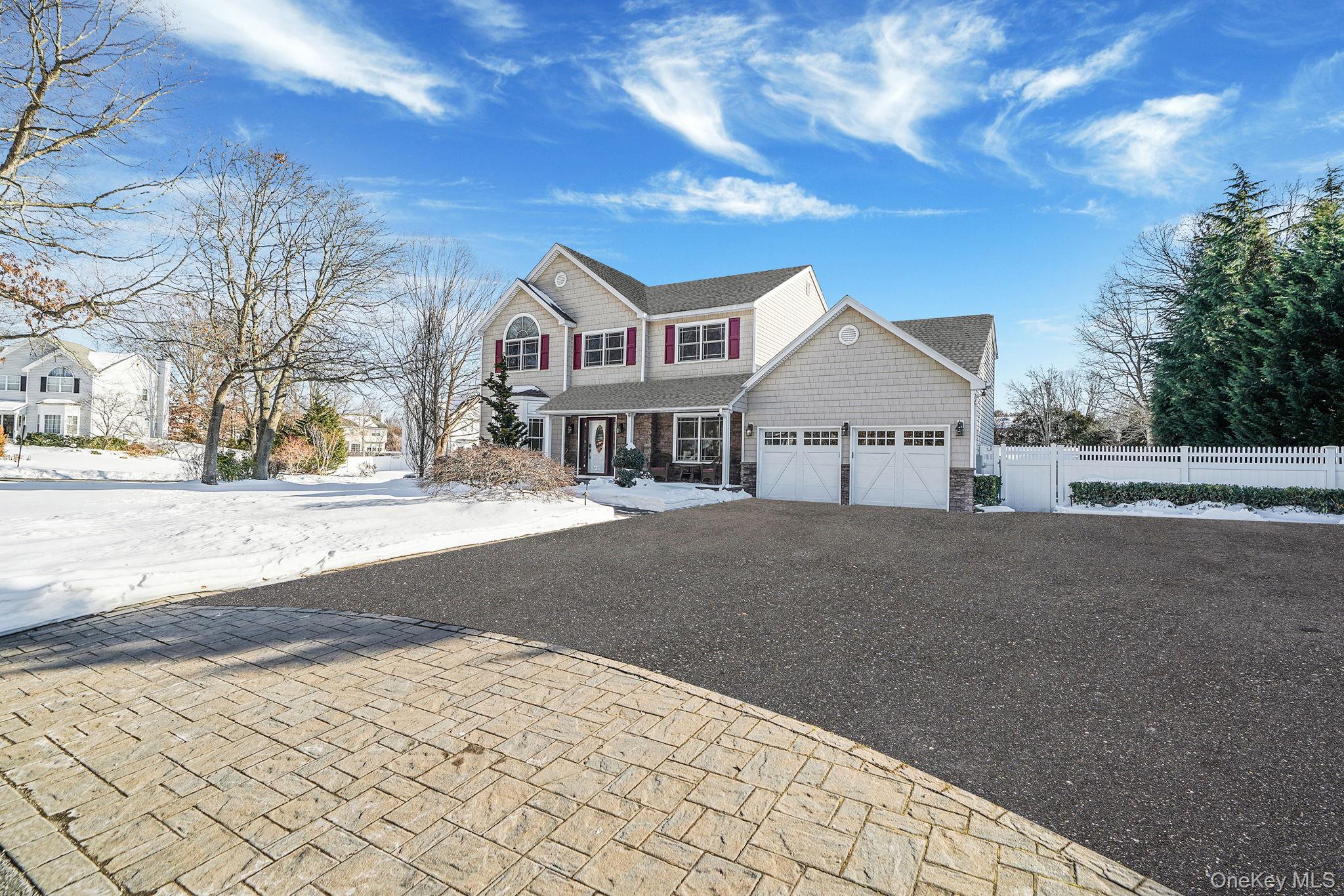 24 Embassy Road, Selden, NY 11784