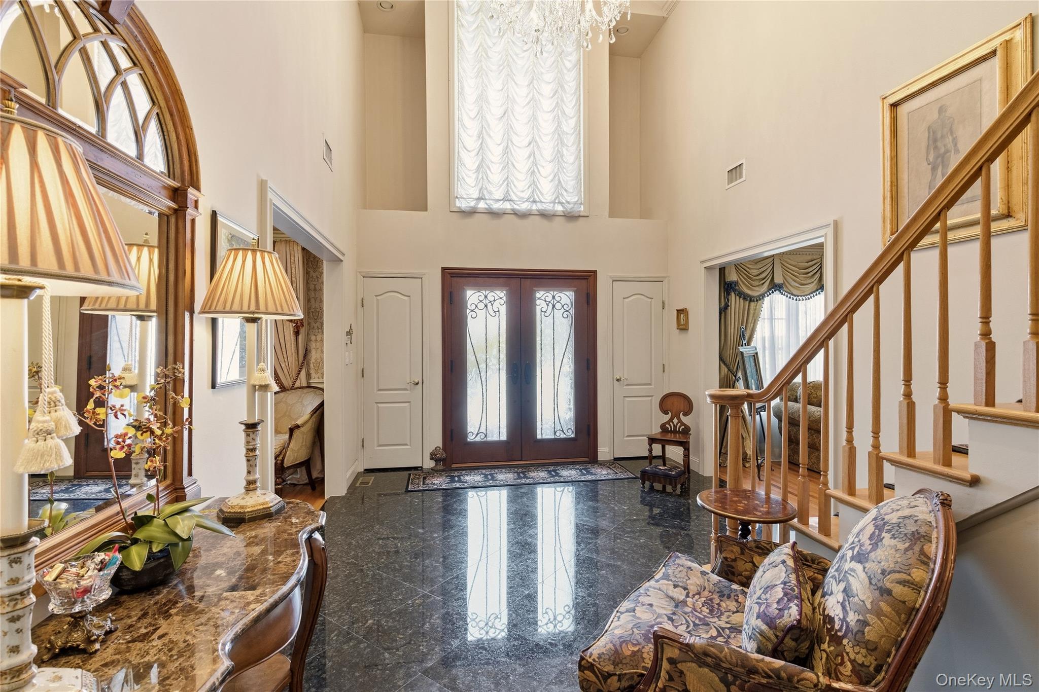 4 Peachtree Lane, Roslyn, NY 11576