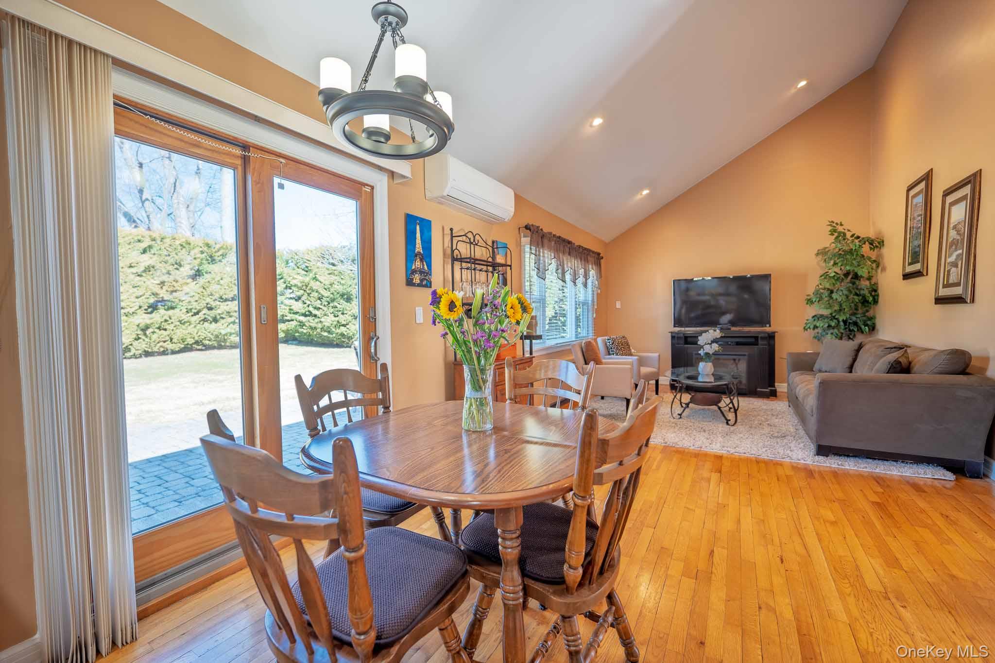 519 Gwynn Street, Babylon, NY 11702