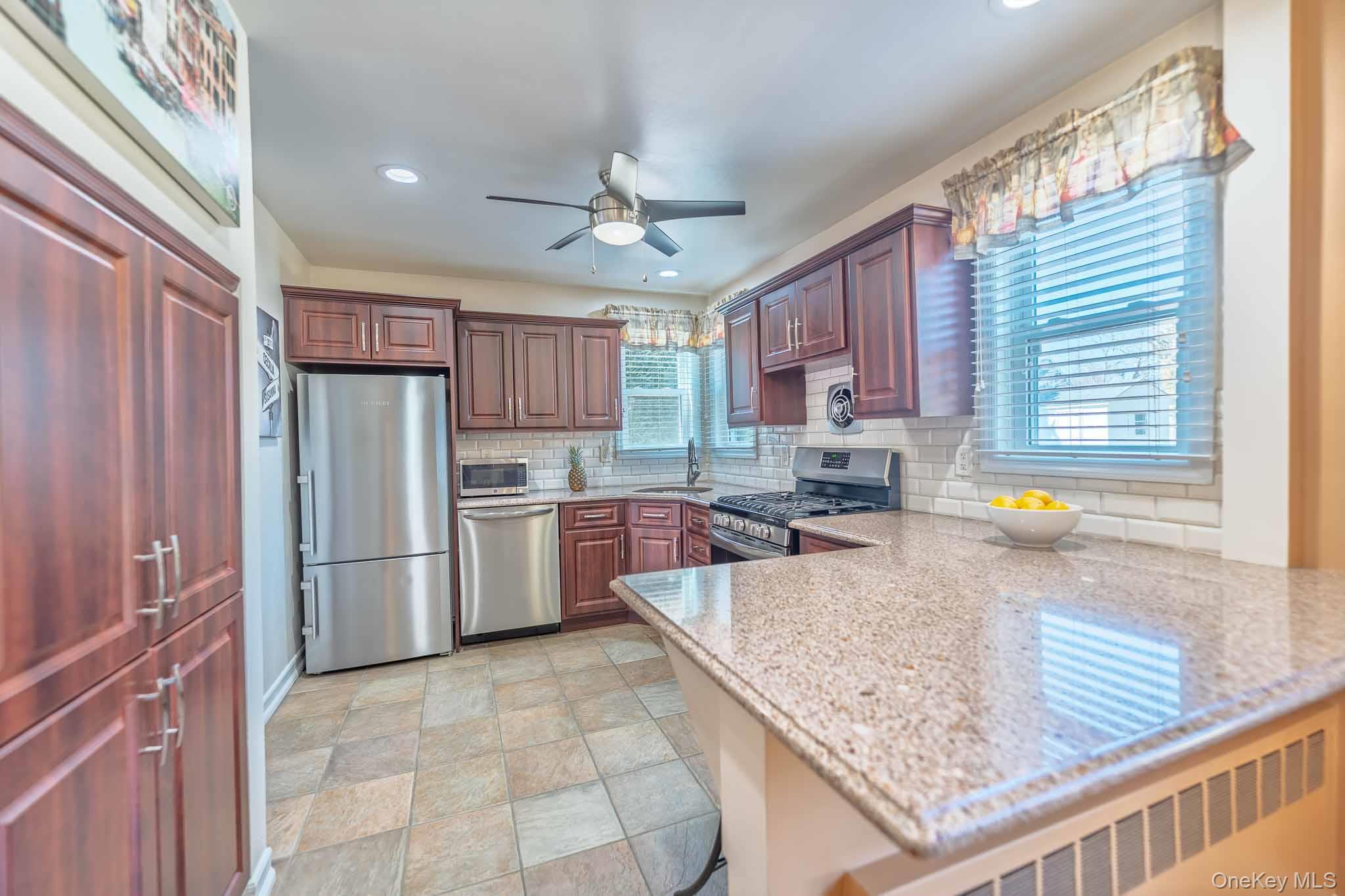 519 Gwynn Street, Babylon, NY 11702