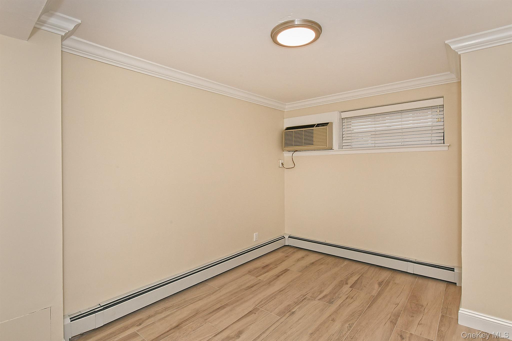 80 Lincoln Avenue # A6, Rockville Centre, NY 11750