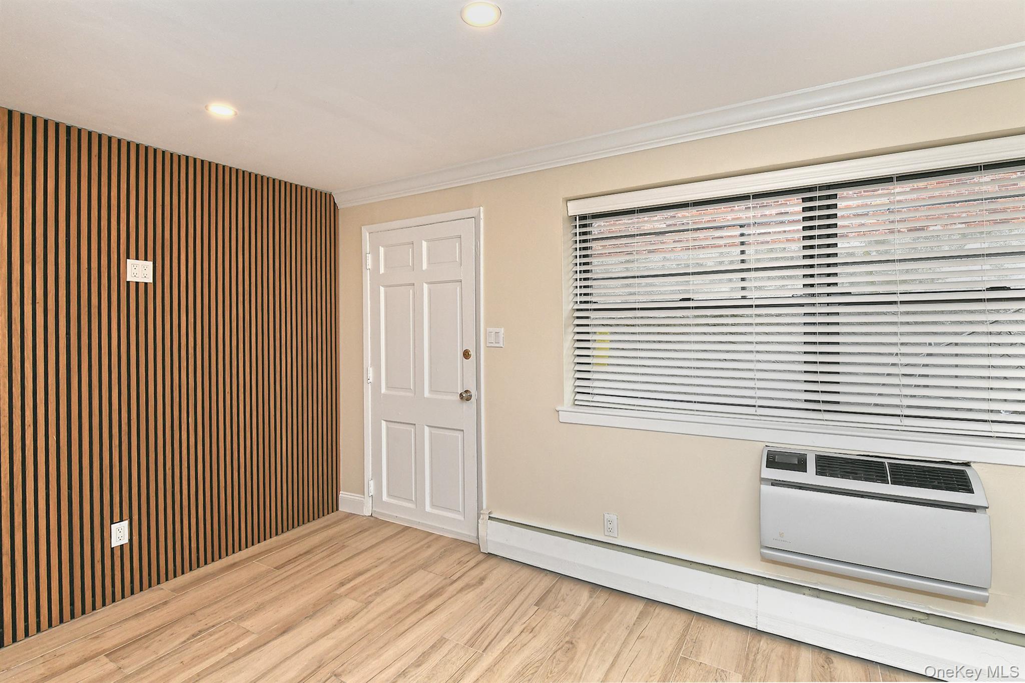 80 Lincoln Avenue # A6, Rockville Centre, NY 11750