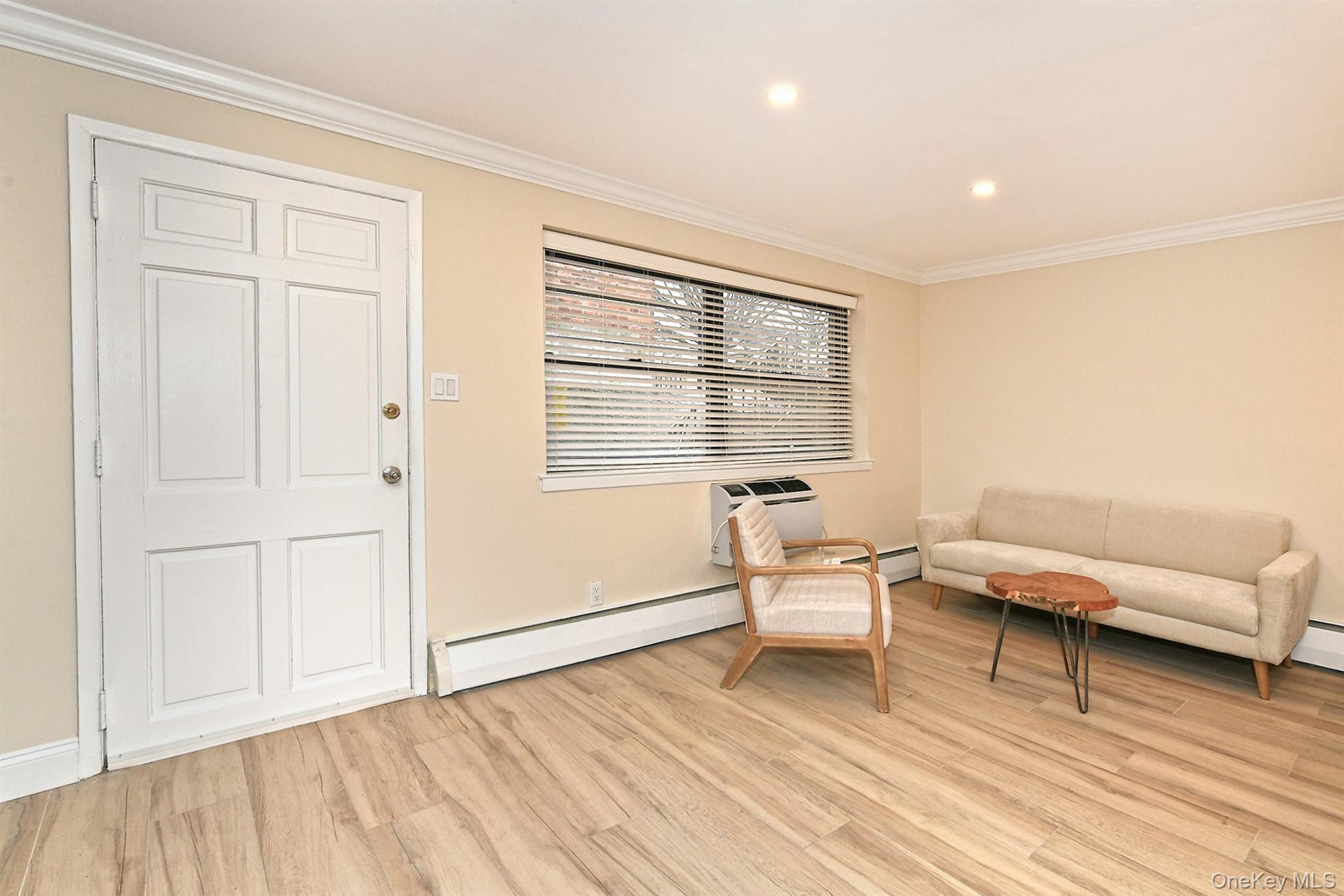 80 Lincoln Avenue # A6, Rockville Centre, NY 11750