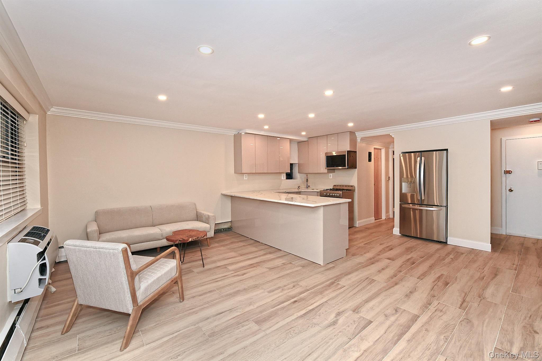 80 Lincoln Avenue # A6, Rockville Centre, NY 11750