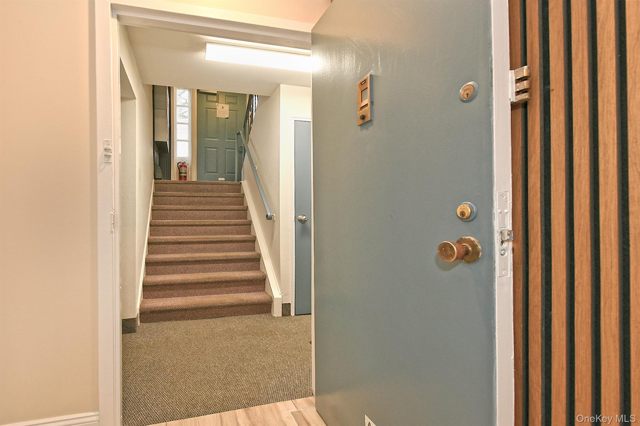 80 Lincoln Avenue # A6, Rockville Centre, NY 11750