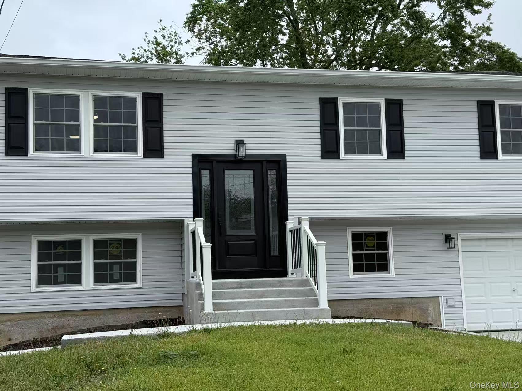 495 Hawkins Road, Selden, NY 11784