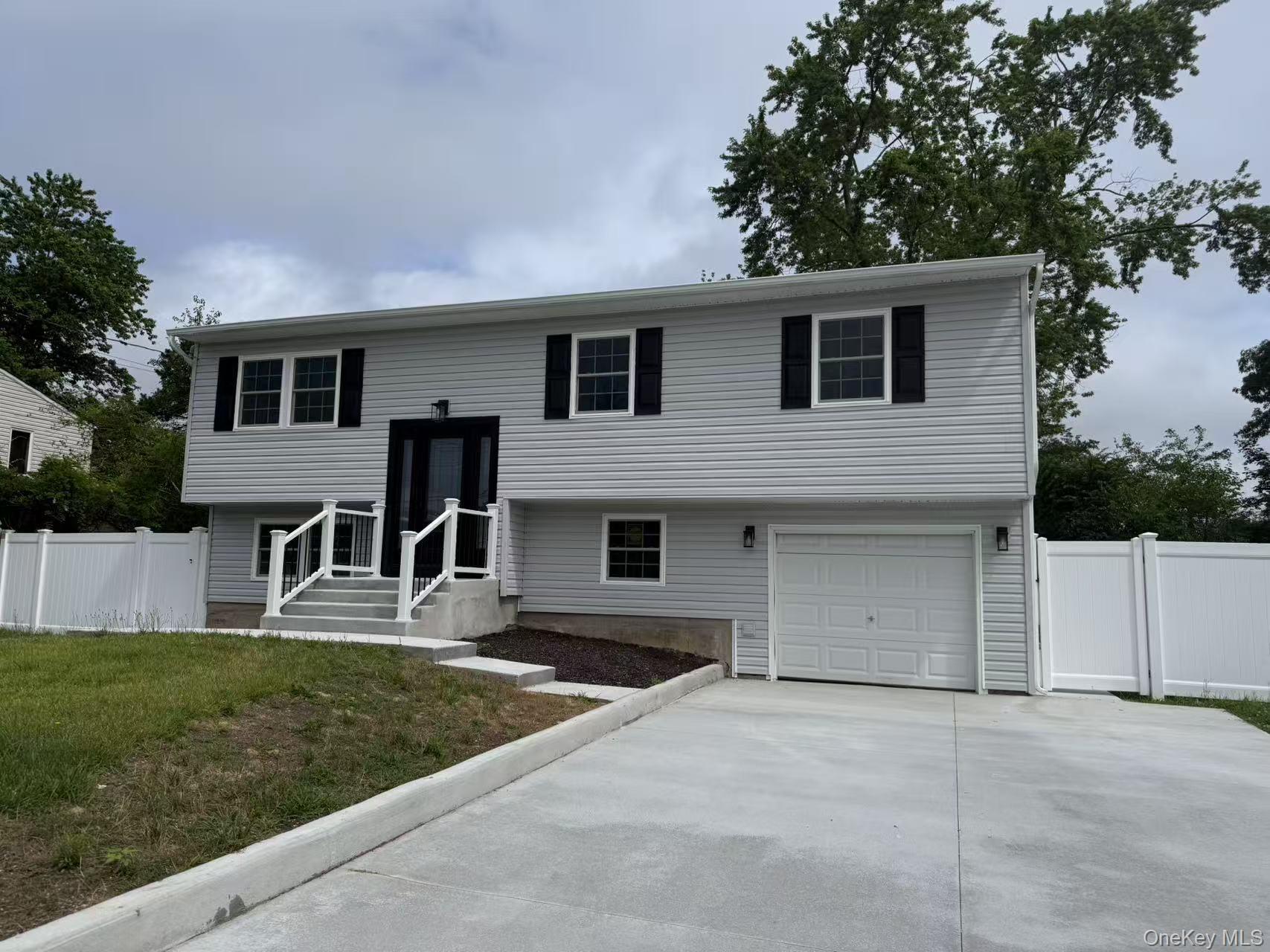 495 Hawkins Road, Selden, NY 11784