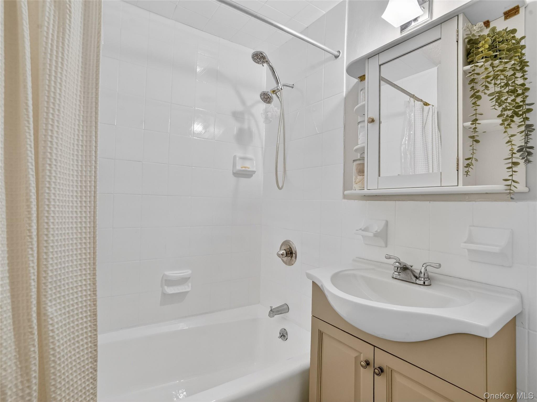 3311 Giles Place # 2D, Bronx, NY 10463