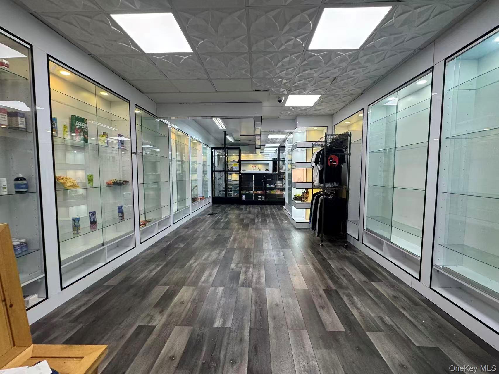 156-09 Northern Blvd, Flushing, NY 11358