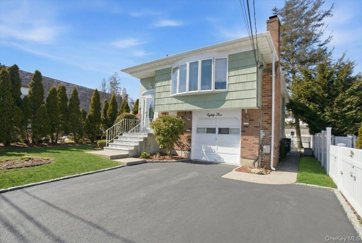 85 Unqua Road, Massapequa, NY 11758