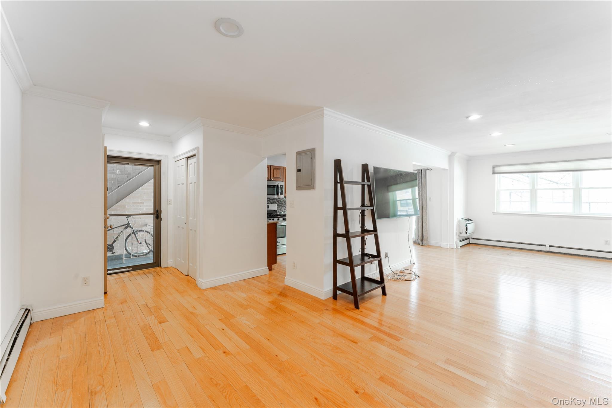 14 Florence # 25B, Freeport, NY 11520