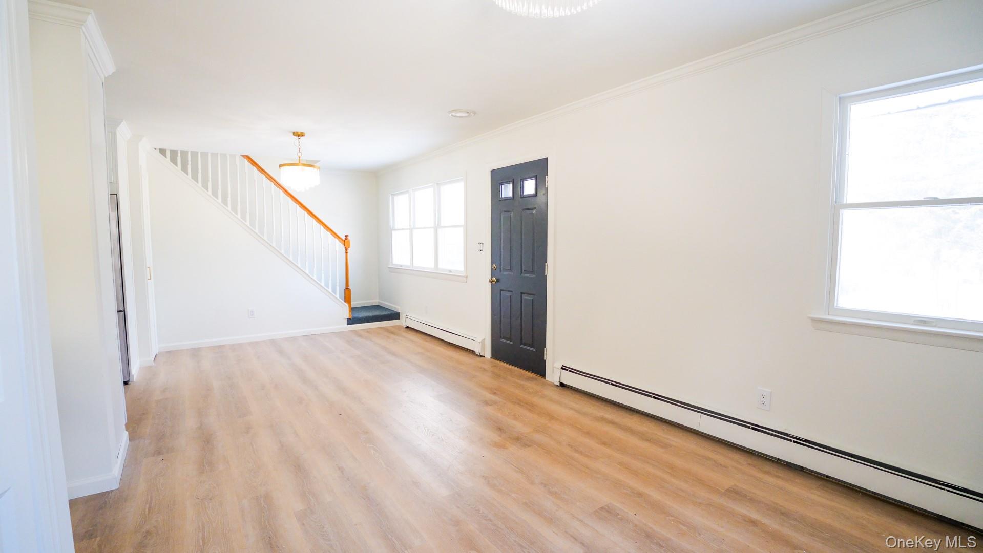 5 Pearsall Place, Babylon, NY 11702