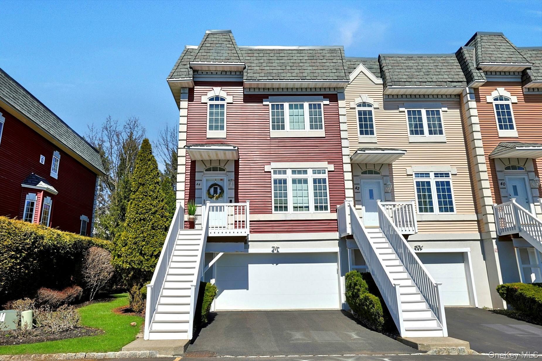 44 Alexander Court, Nanuet, NY 10954