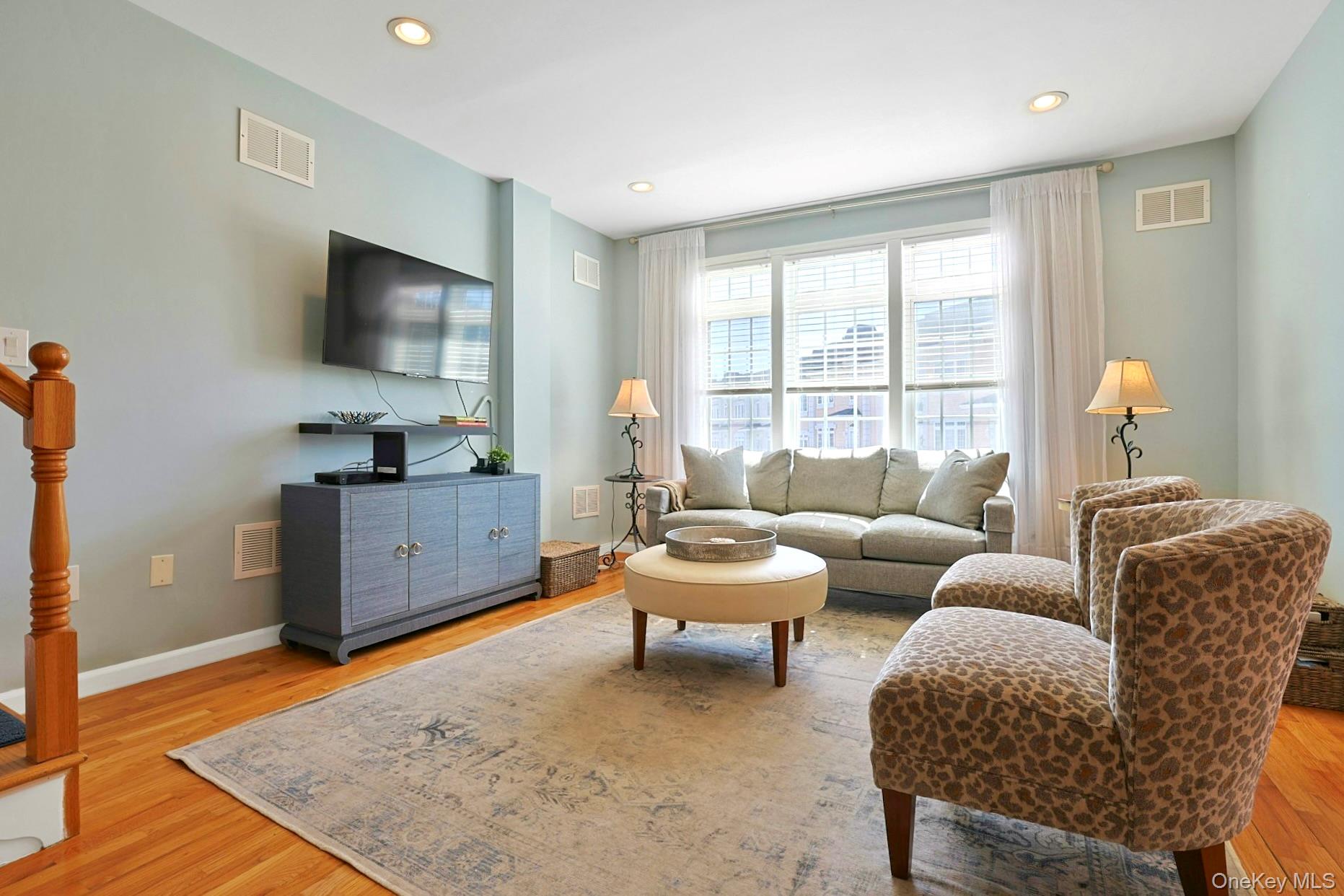 44 Alexander Court, Nanuet, NY 10954