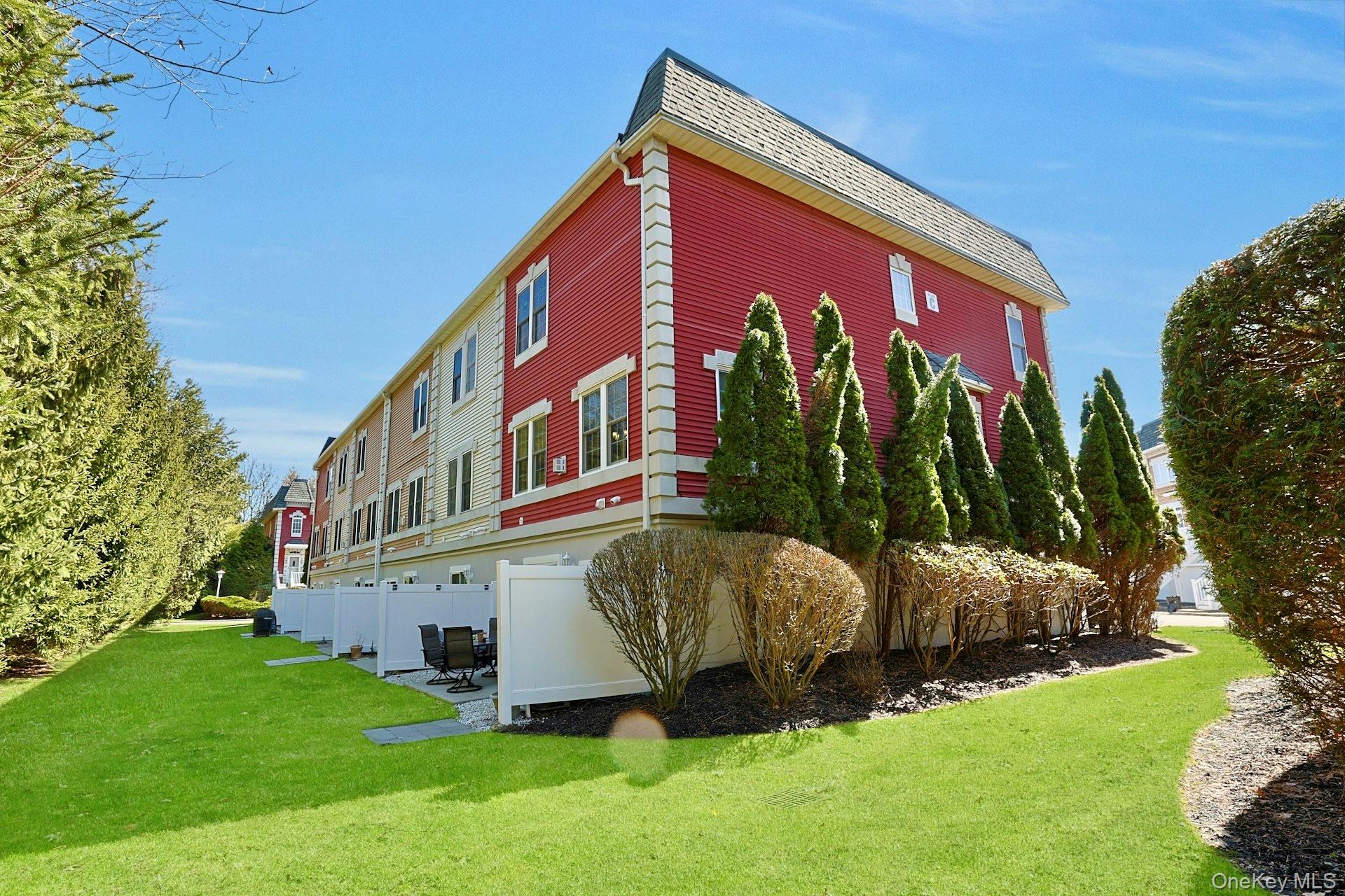 44 Alexander Court, Nanuet, NY 10954