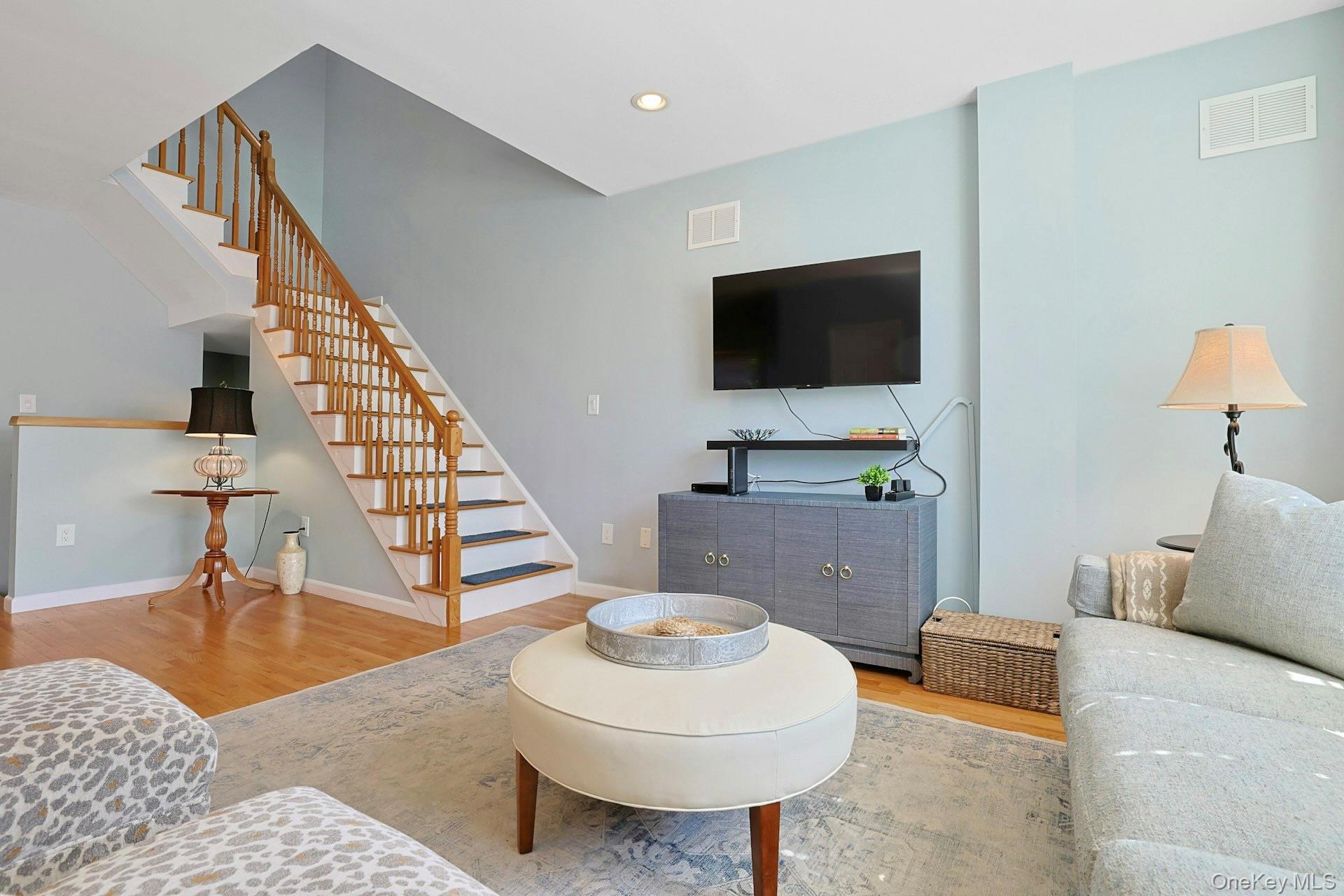 44 Alexander Court, Nanuet, NY 10954