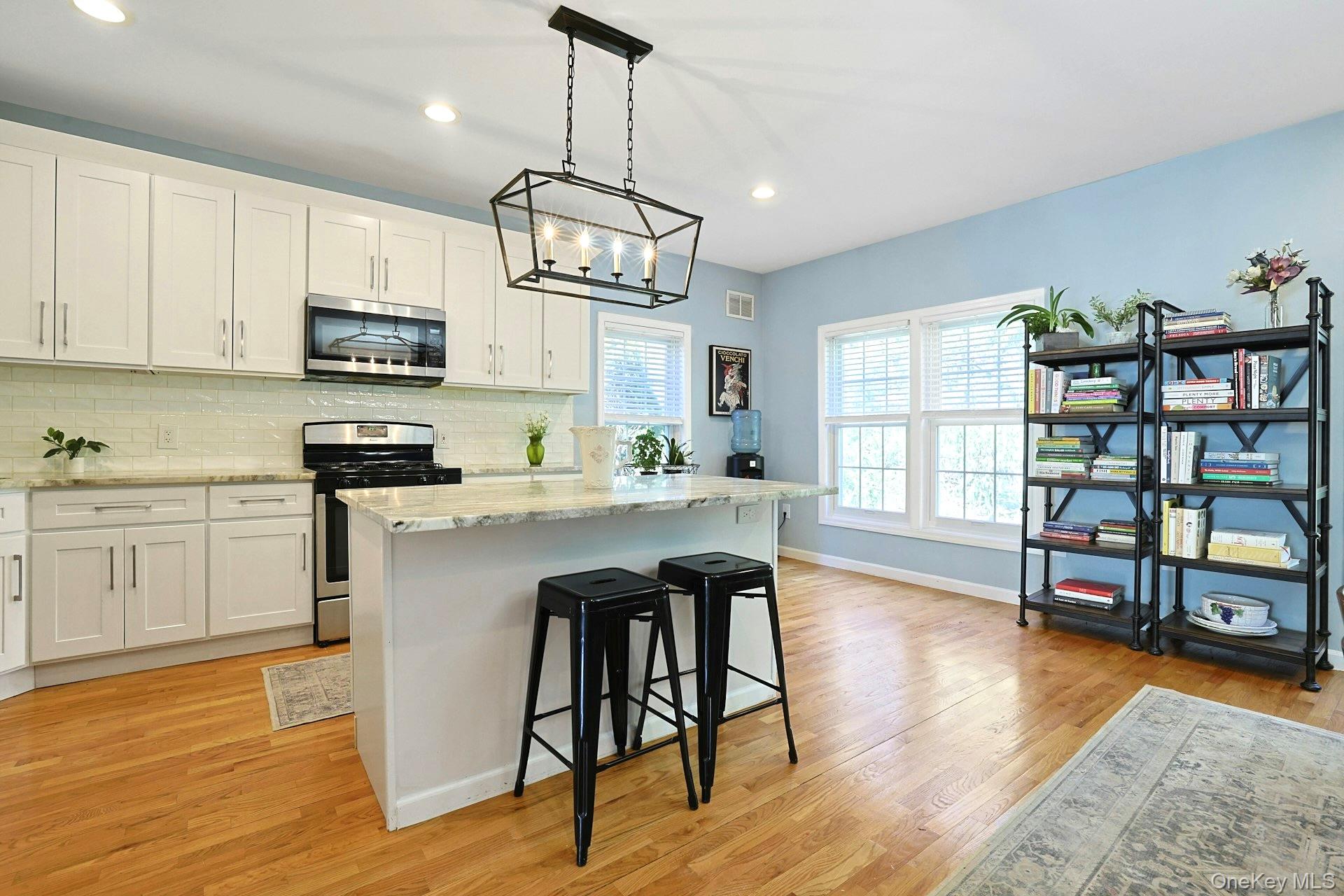 44 Alexander Court, Nanuet, NY 10954