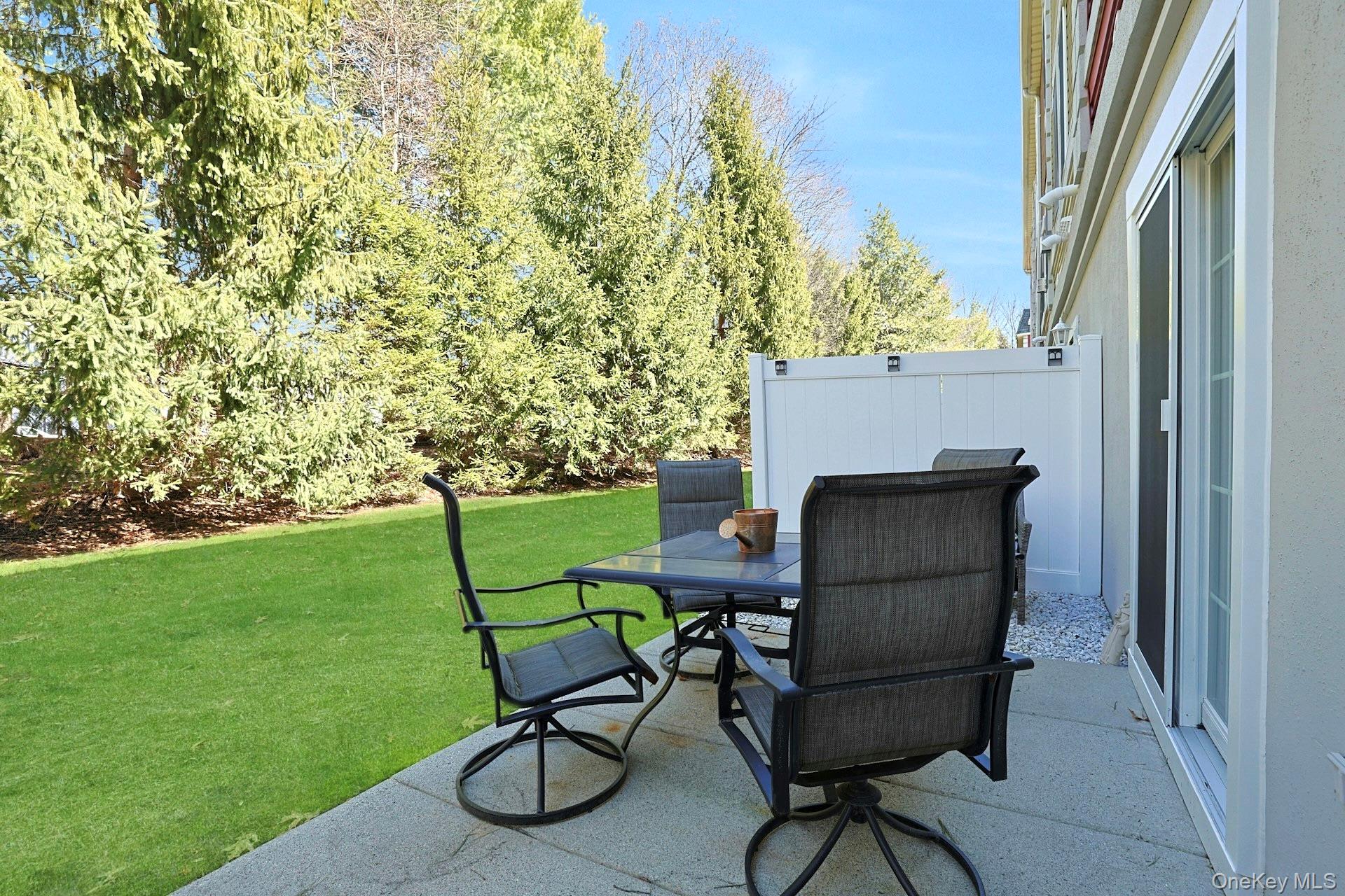 44 Alexander Court, Nanuet, NY 10954