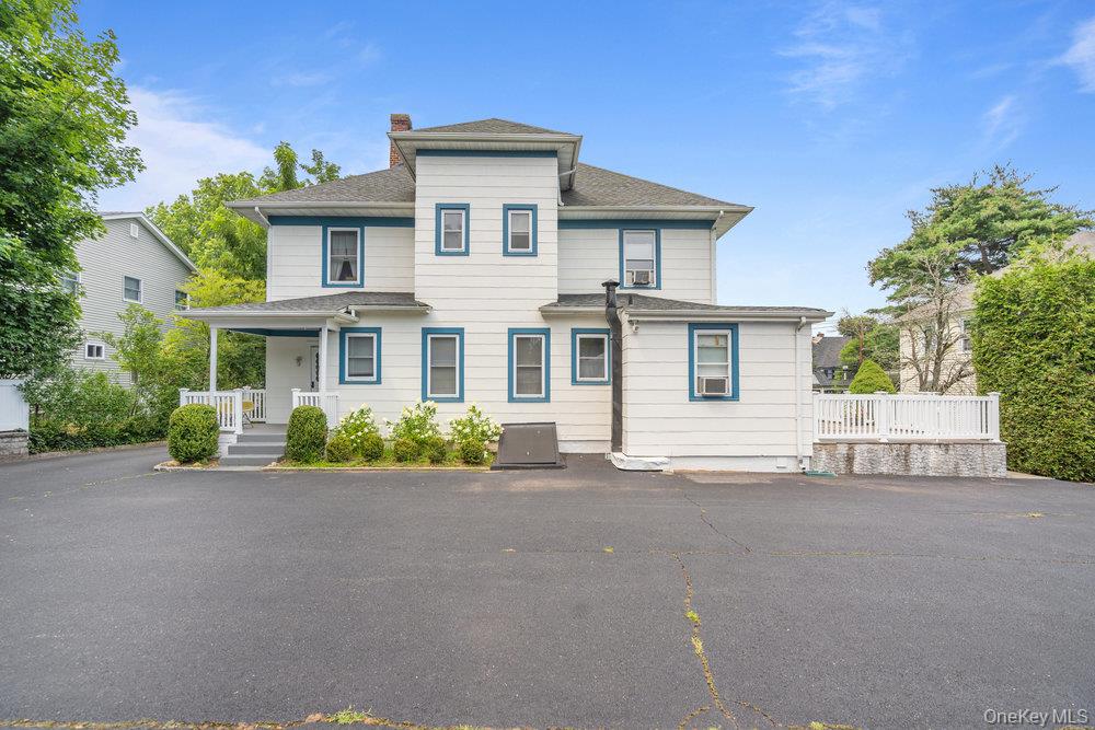 33 Landing Rd, Glen Cove, NY 11542