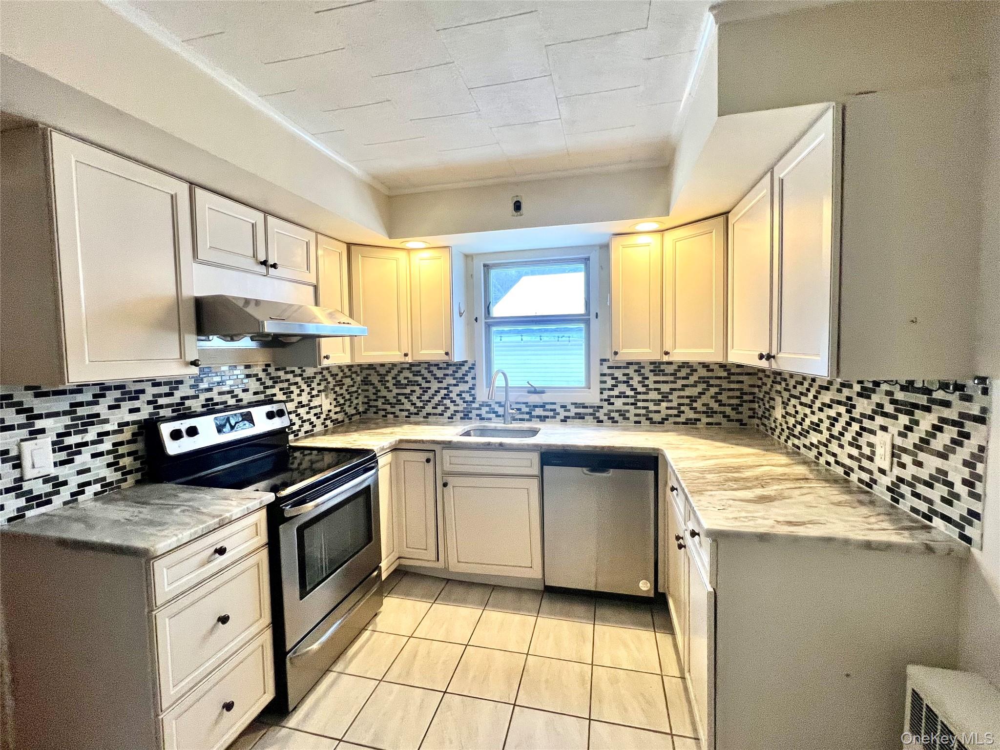 22 Canal Drive, Godeffroy, NY 12729