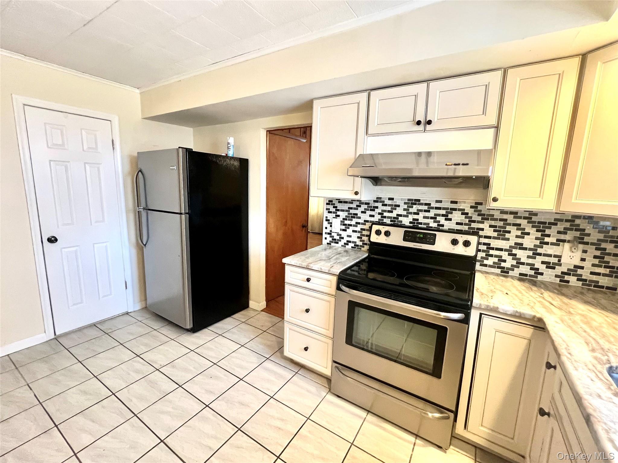 22 Canal Drive, Godeffroy, NY 12729